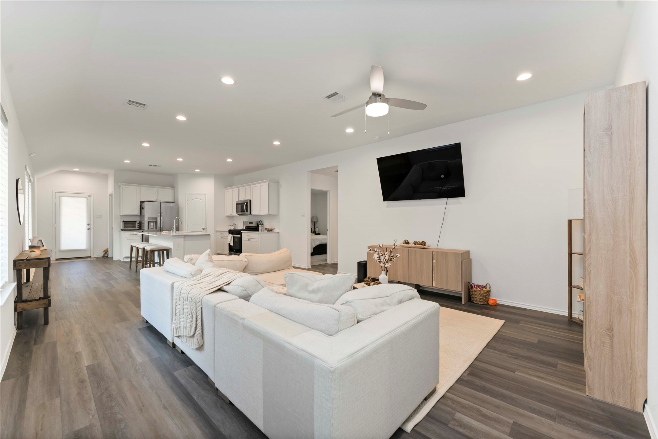 4937 Blue Beetle Ridge Drive Property Photo 1