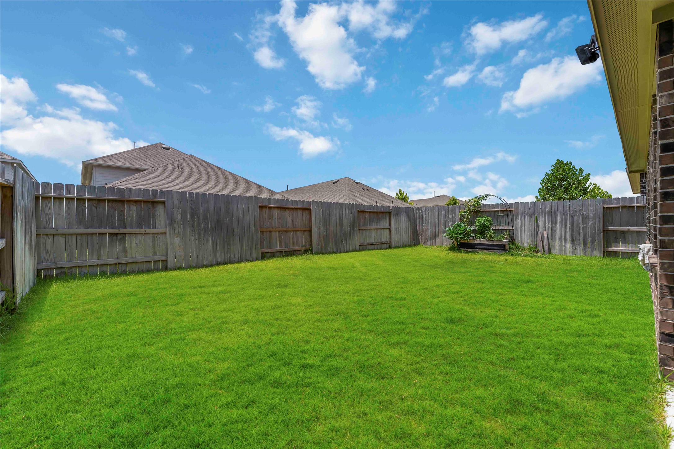 4937 Blue Beetle Ridge Drive Property Photo 8