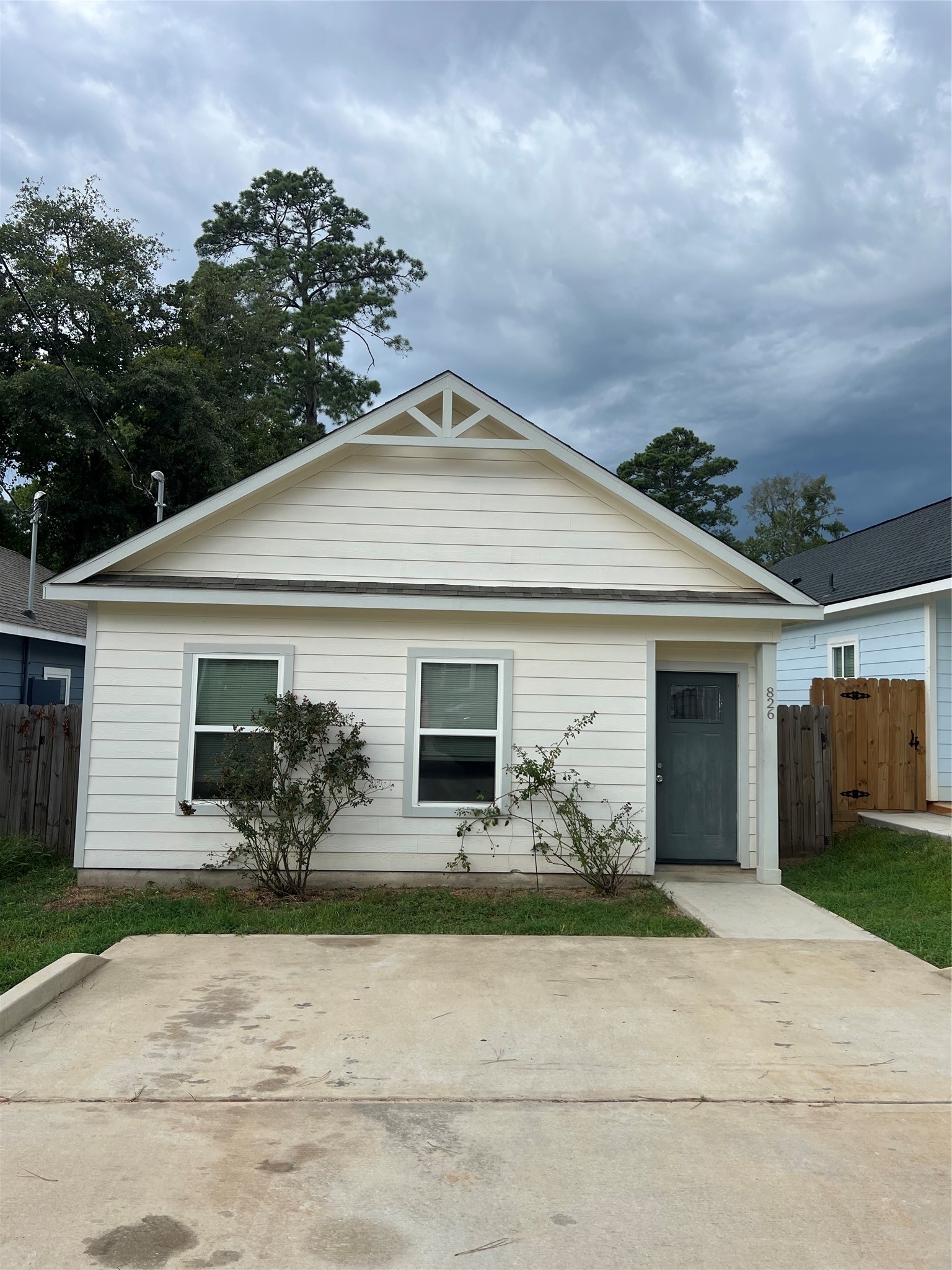 826 Omeara Property Photo 2