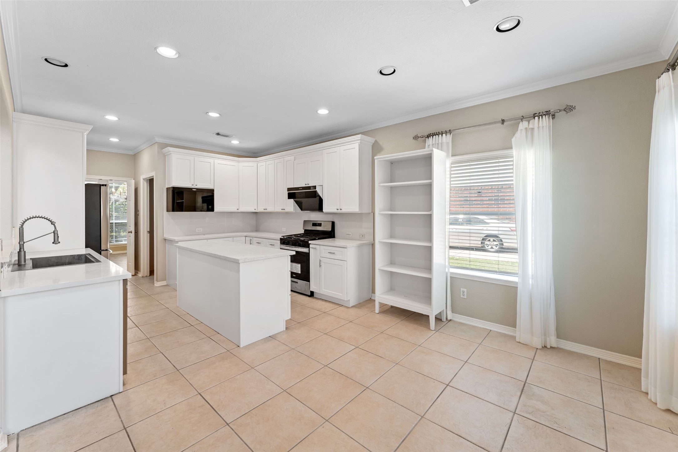 6518 Felicia Oaks Trail Property Photo 14
