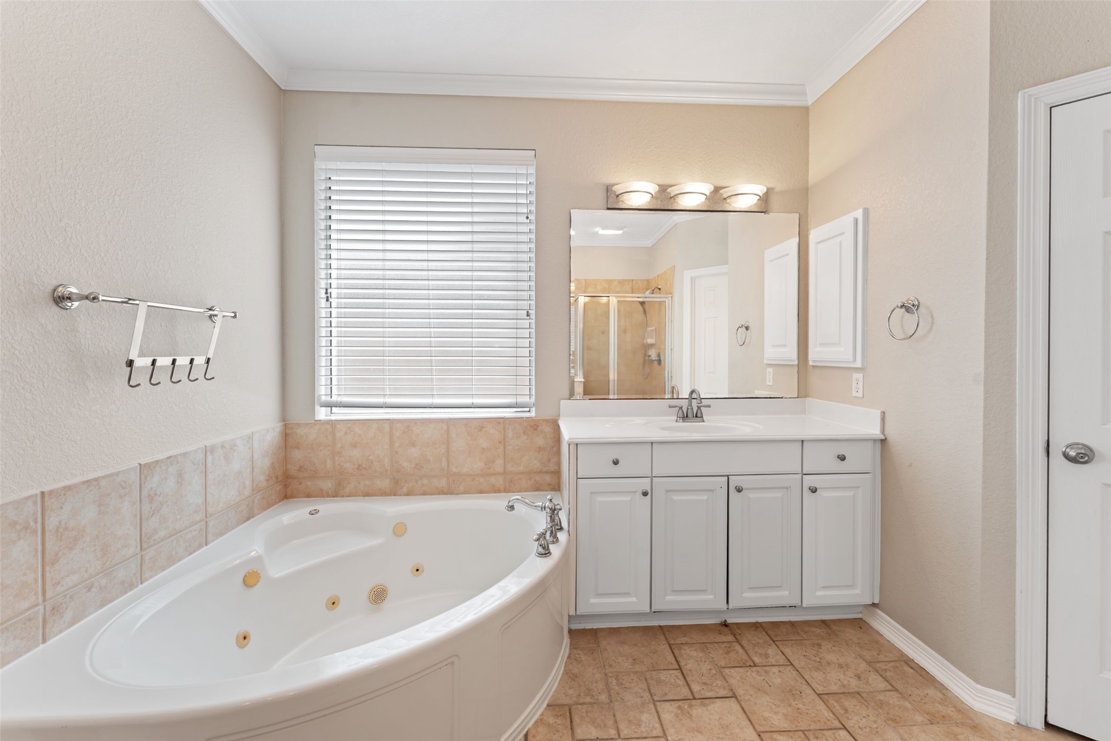 6518 Felicia Oaks Trail Property Photo 27