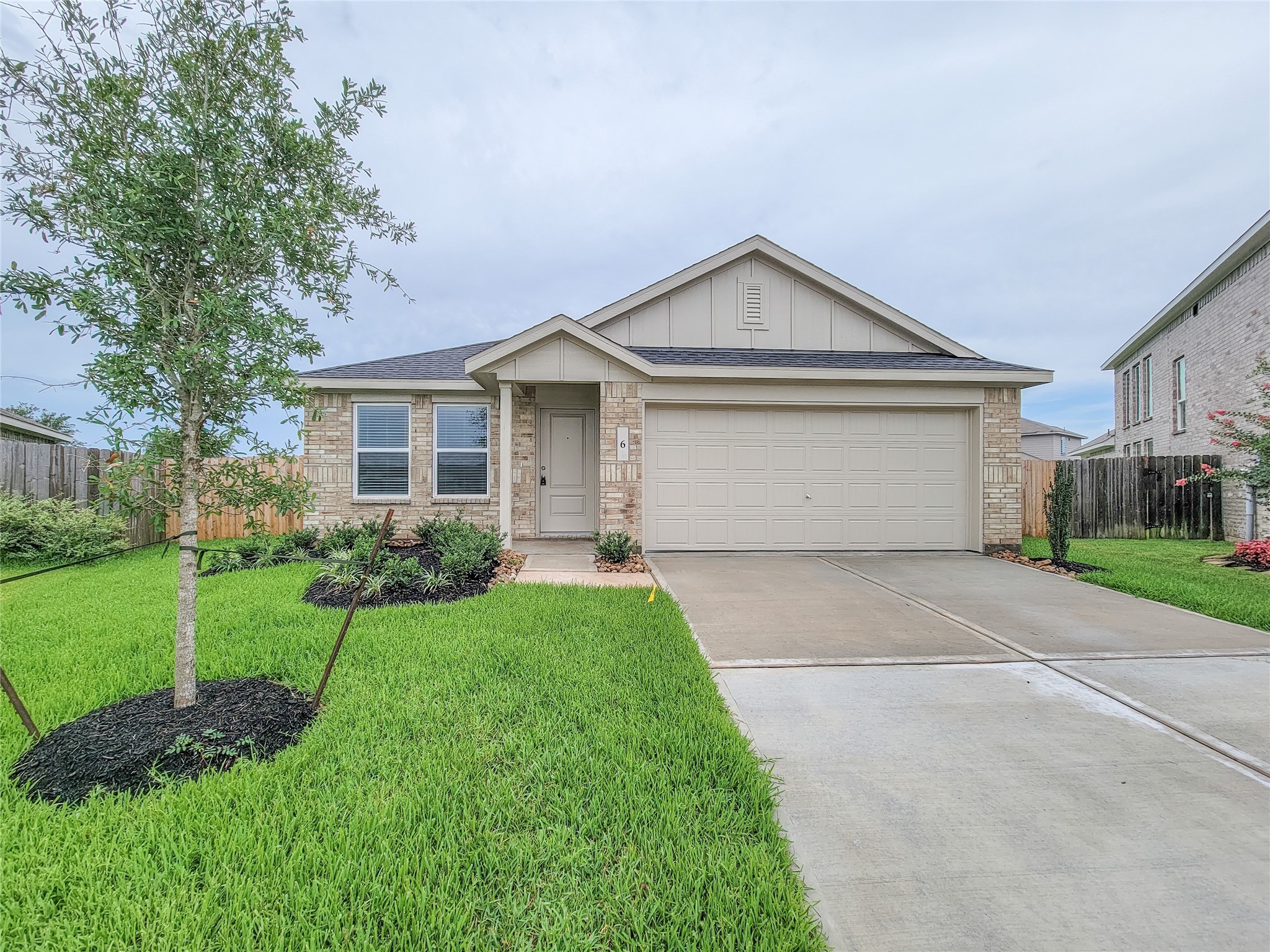 6 Riverwood Circle Court Property Photo 1
