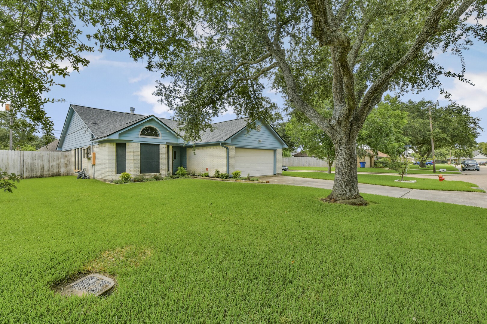 2525 40th Avenue N Property Photo 4