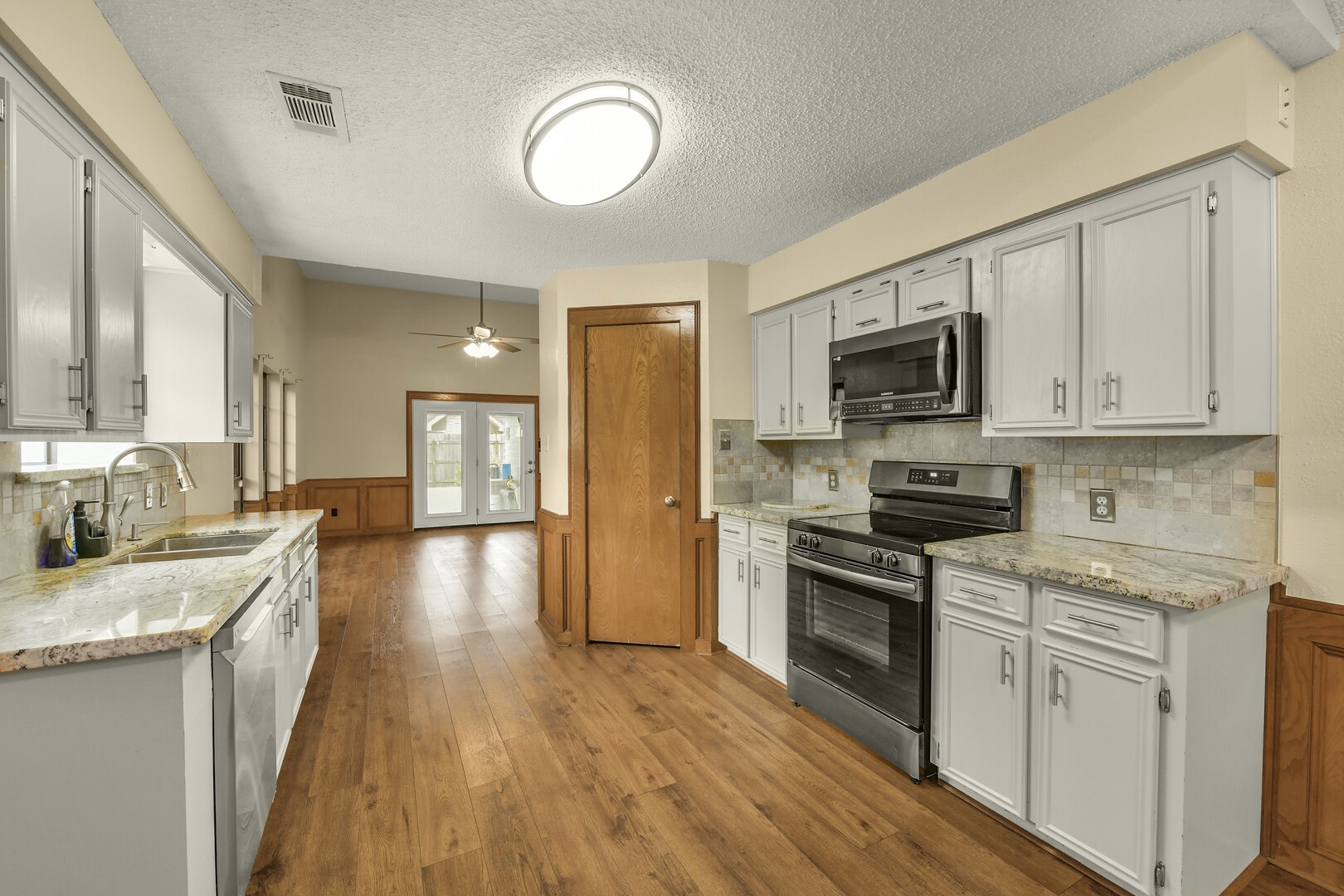2525 40th Avenue N Property Photo 17