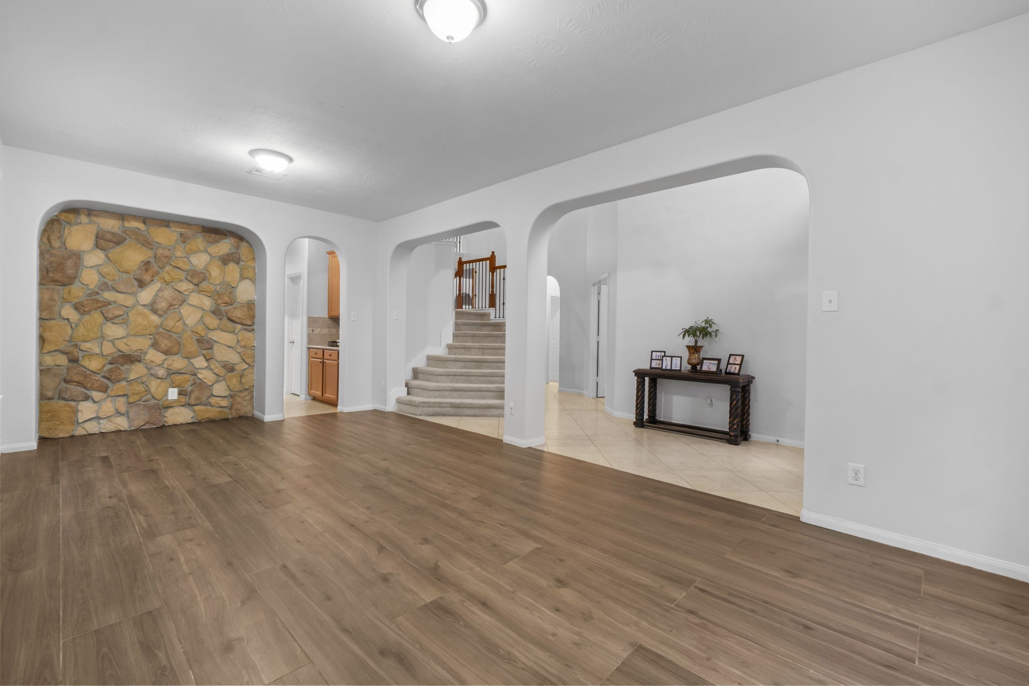 5714 Brookway Willow Drive Property Photo 5