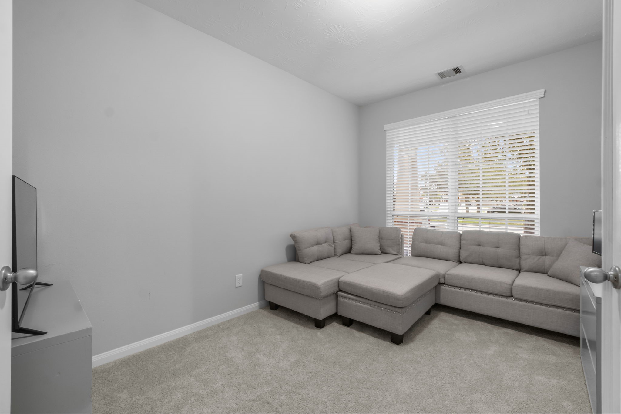 5714 Brookway Willow Drive Property Photo 6