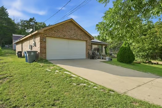 6825 Richwood Drive Property Photo 2