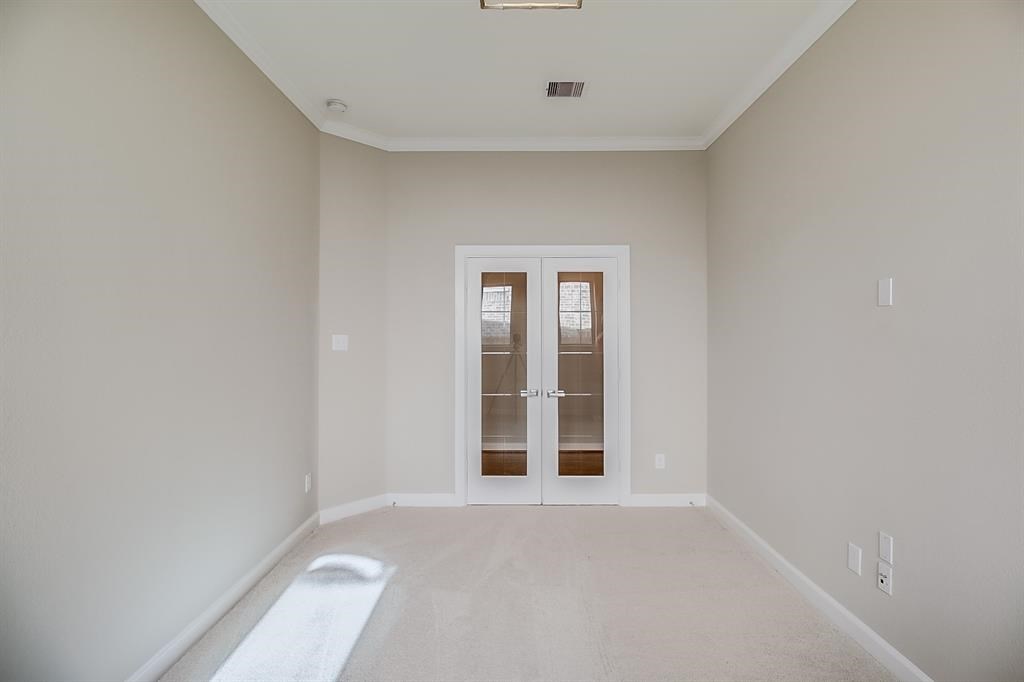 17106 Rainier Creek Drive Property Photo 9