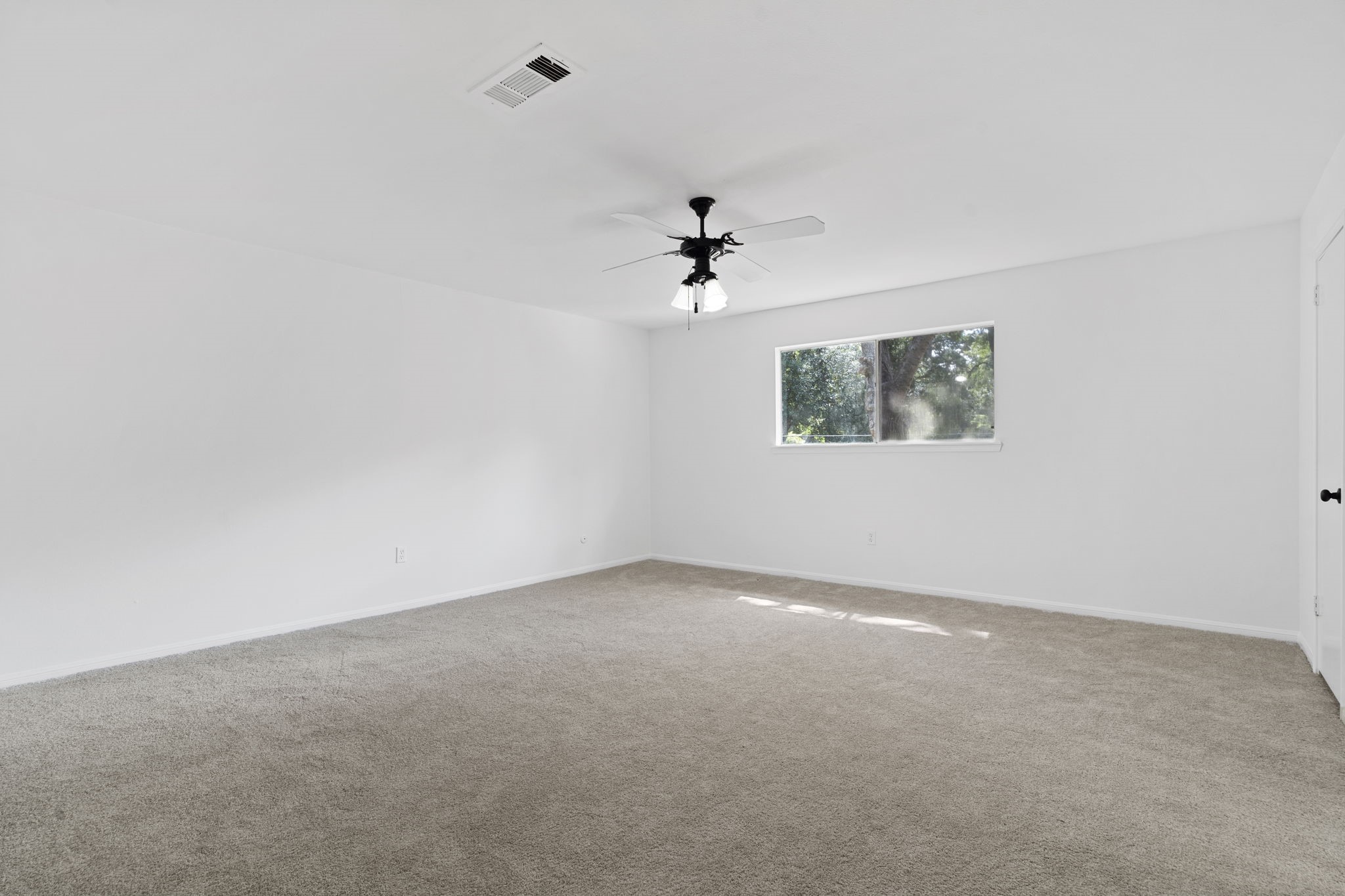 8206 Colonial Oaks Lane Property Photo 37