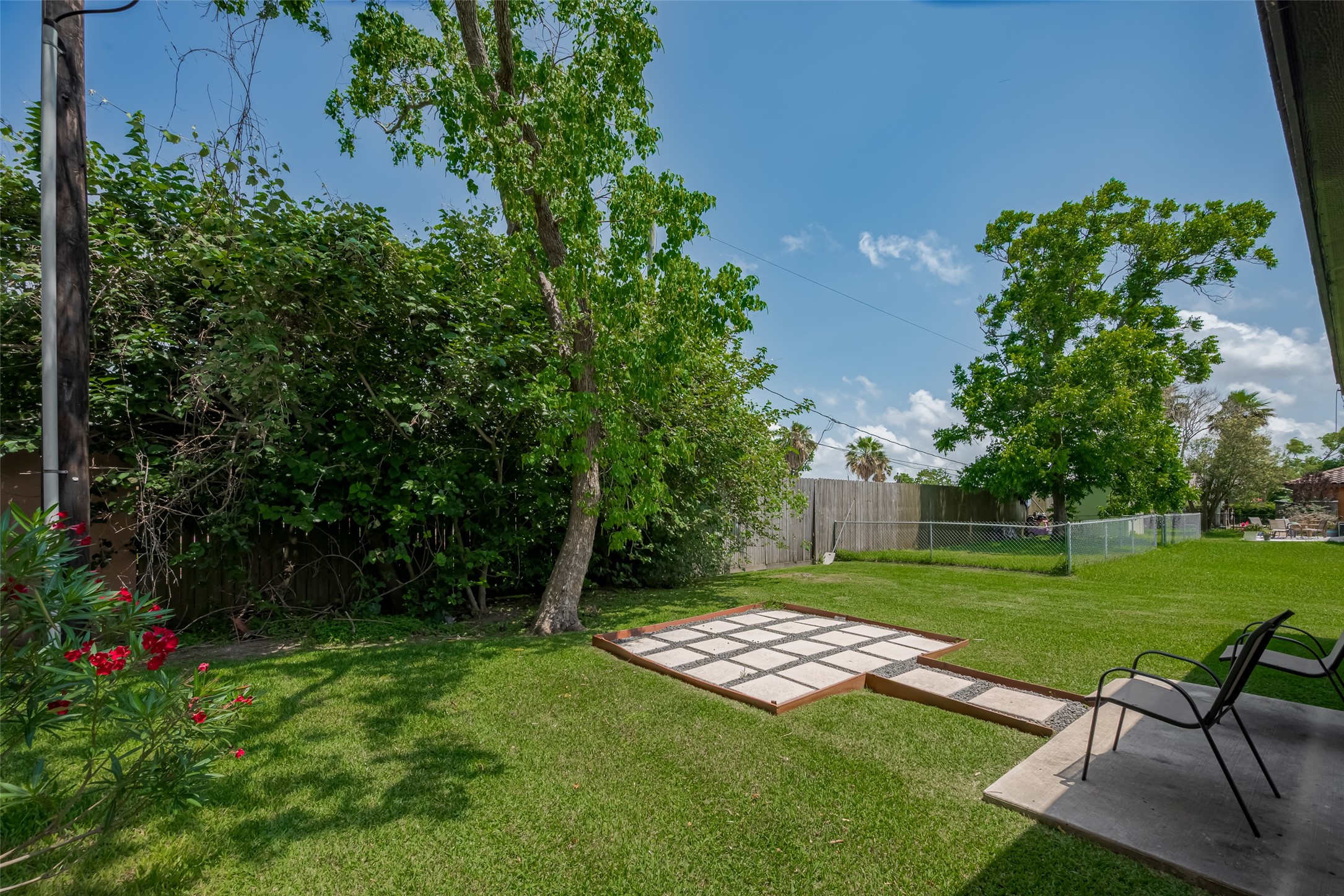 294 Debbie Lane Property Photo 16