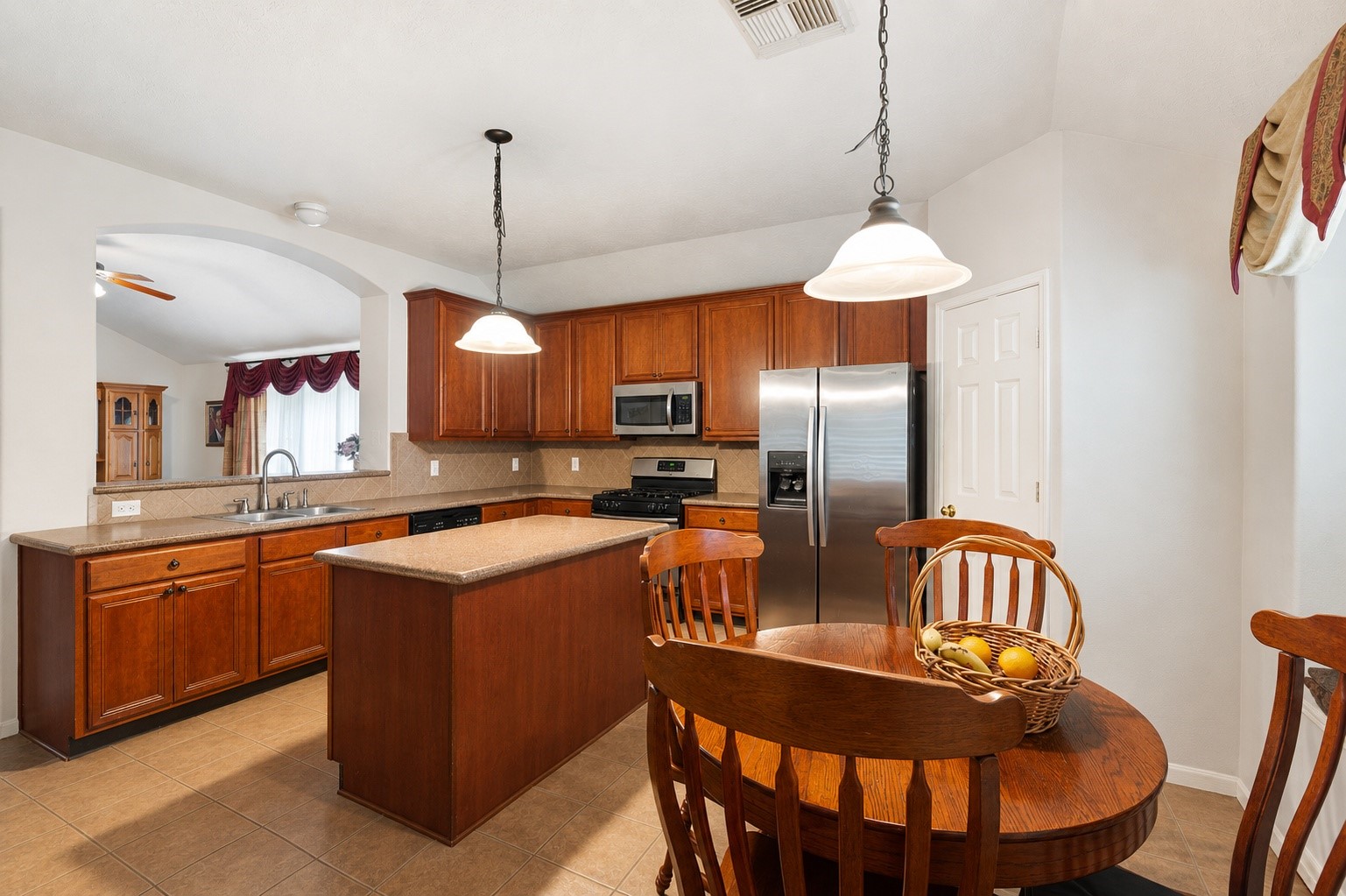 3319 Oil Baron Lane Property Photo 6