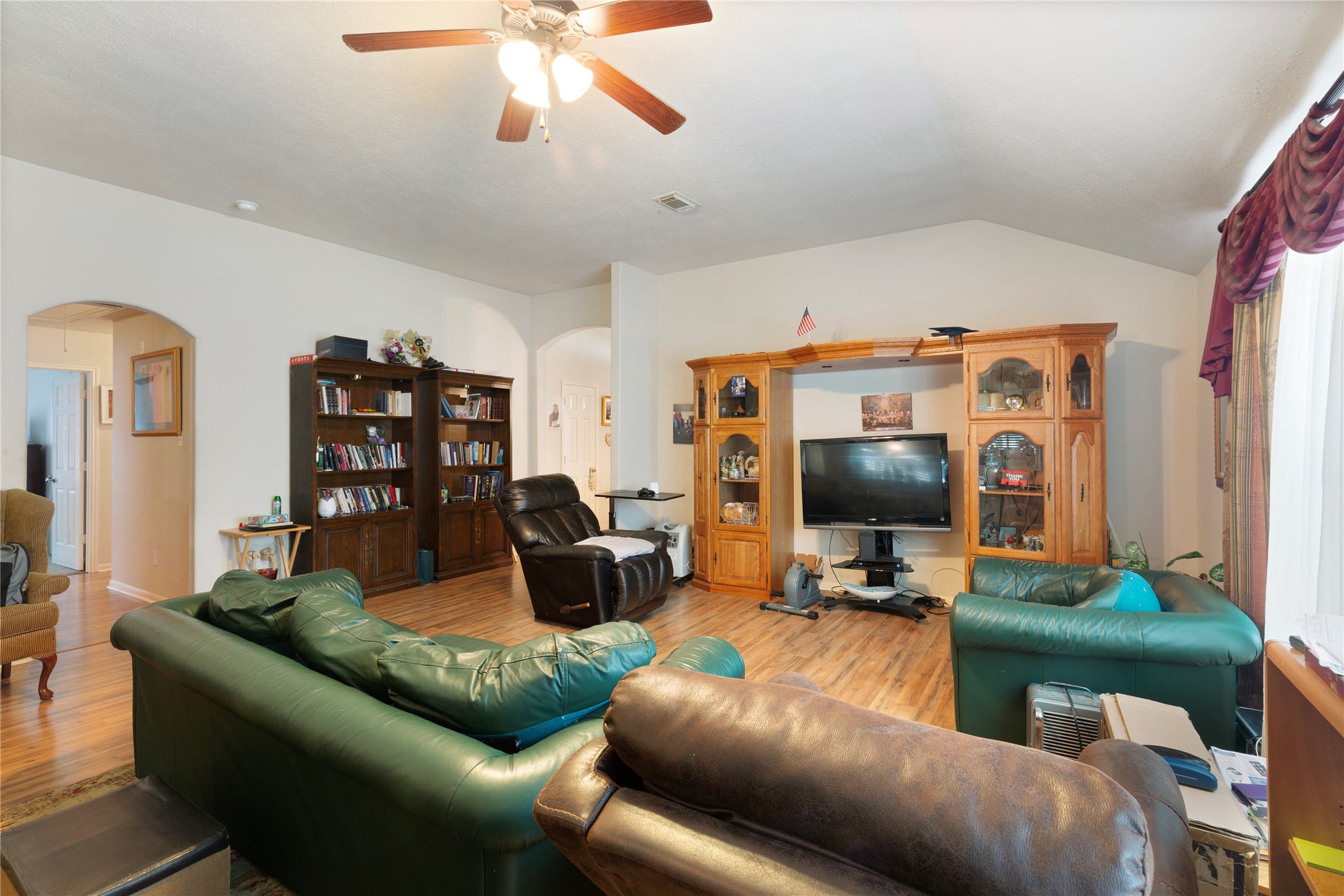 3319 Oil Baron Lane Property Photo 15