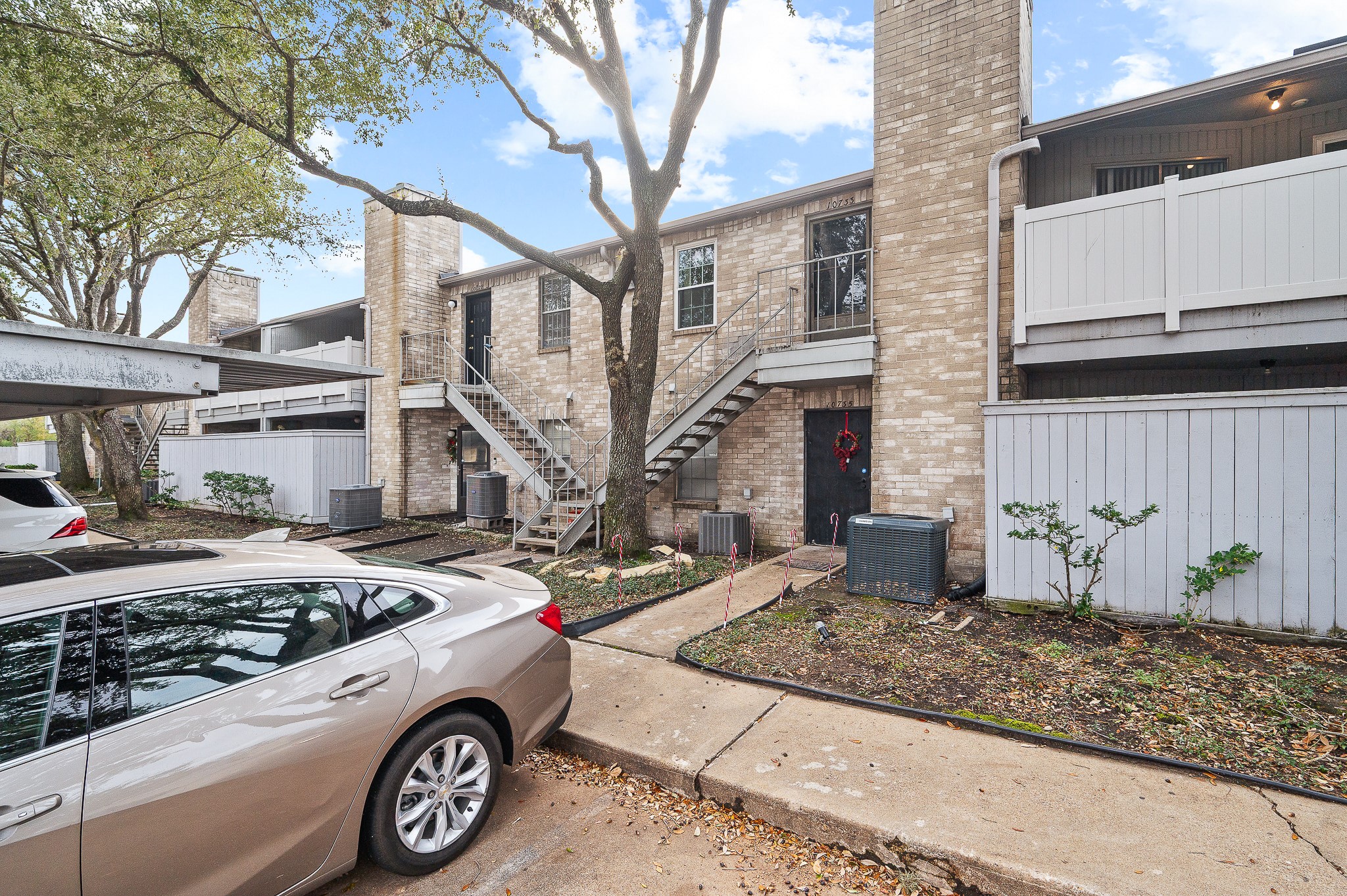 10733 Braes Bend Drive 10733 Property Photo 2