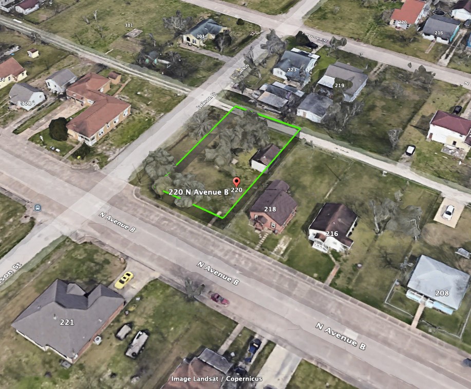 220 N Avenue B Property Photo