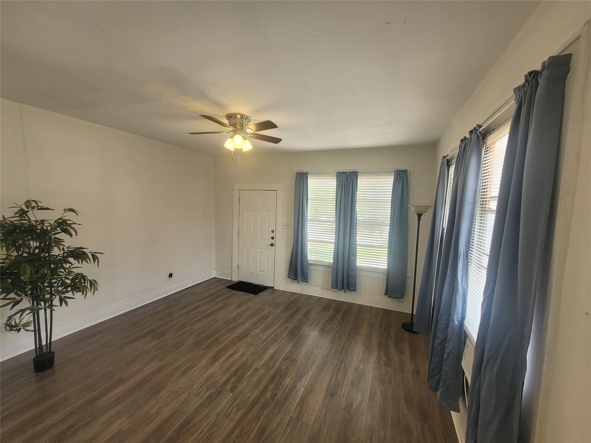 1415 Lombardy Street Property Photo 3