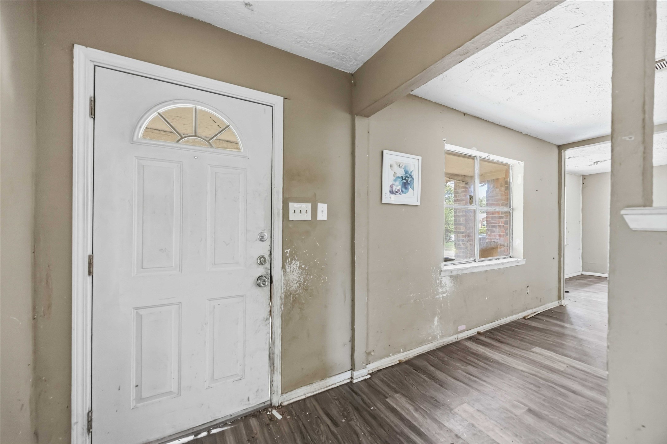5015 Bricker Street Property Photo 3
