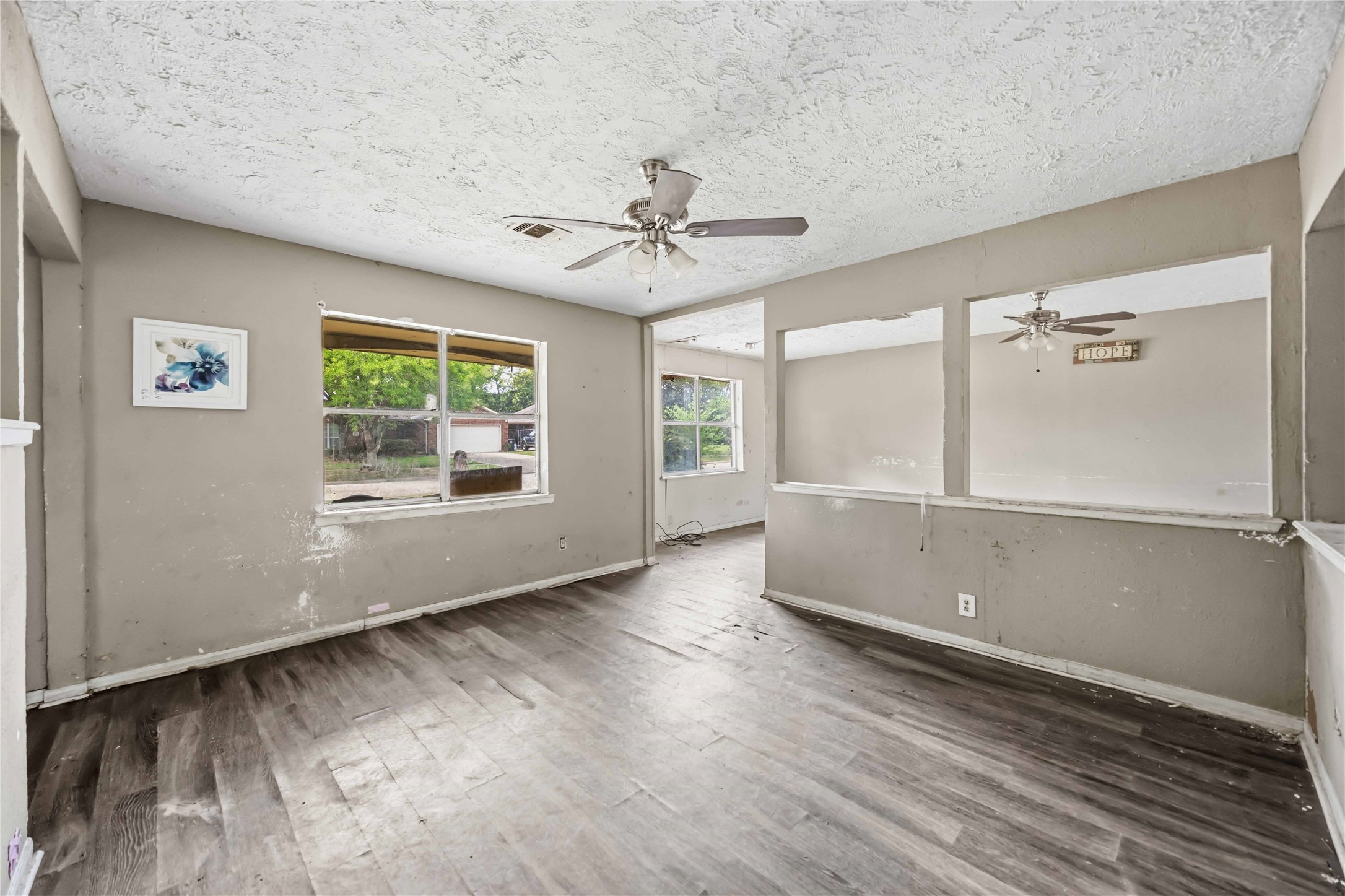 5015 Bricker Street Property Photo 5