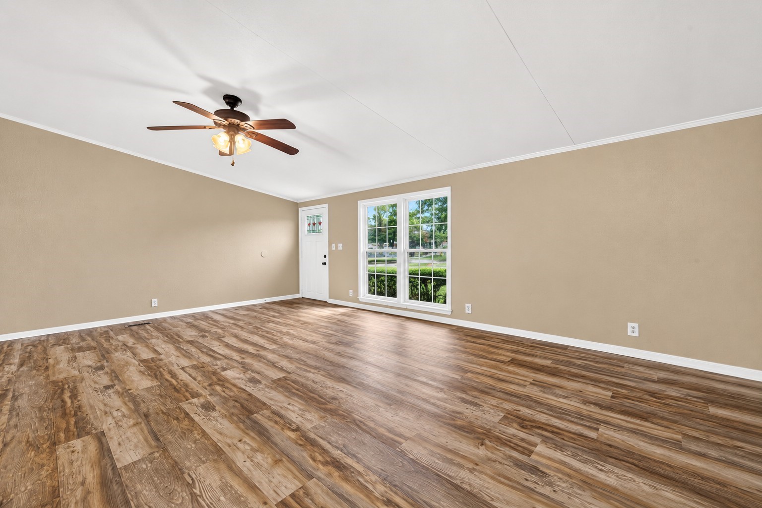 16396 Red Tail Hawk Court Property Photo 4