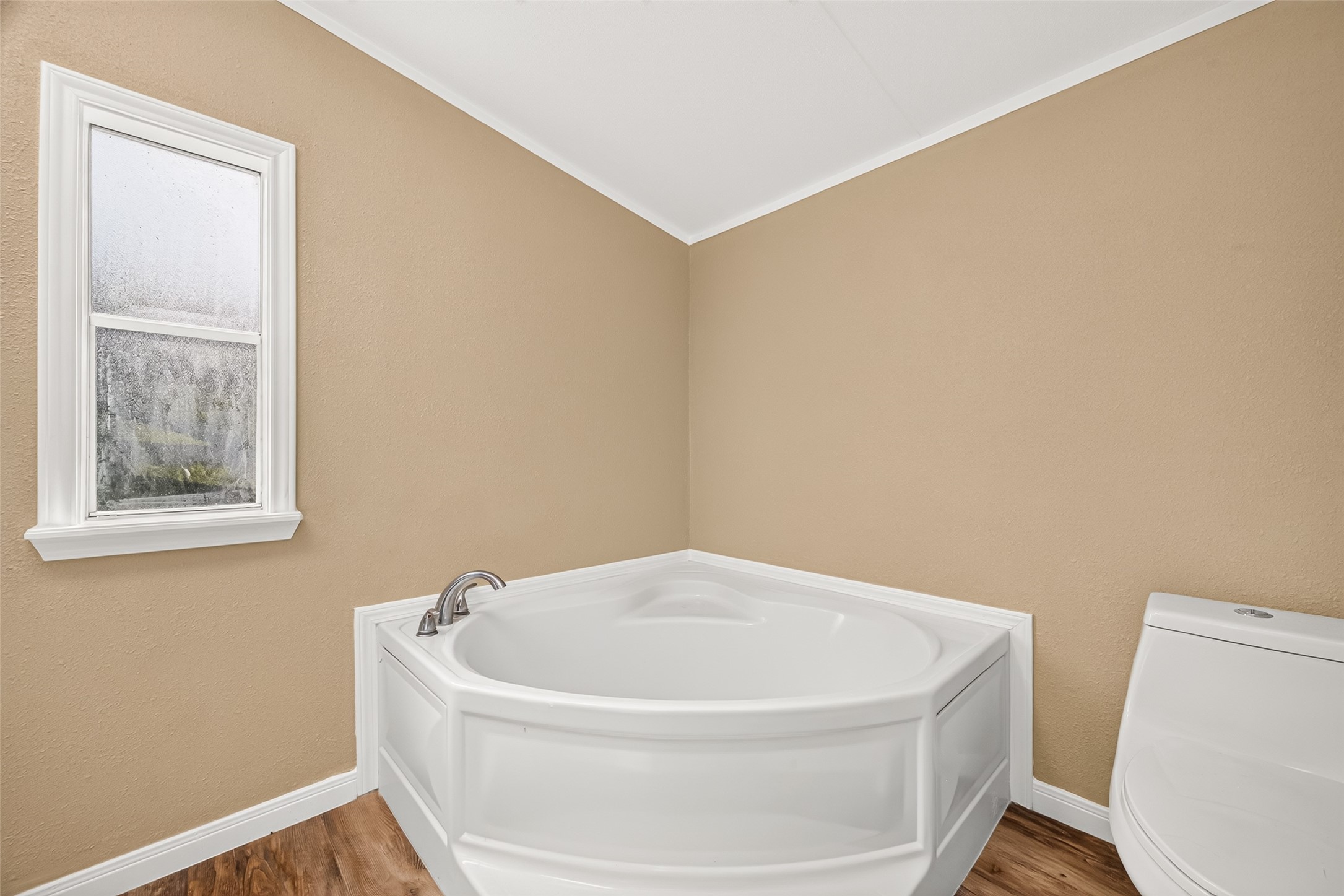 16396 Red Tail Hawk Court Property Photo 17