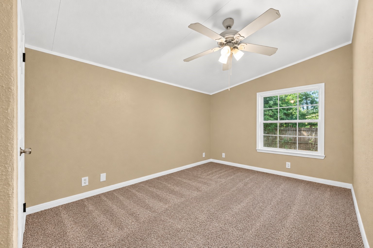 16396 Red Tail Hawk Court Property Photo 19