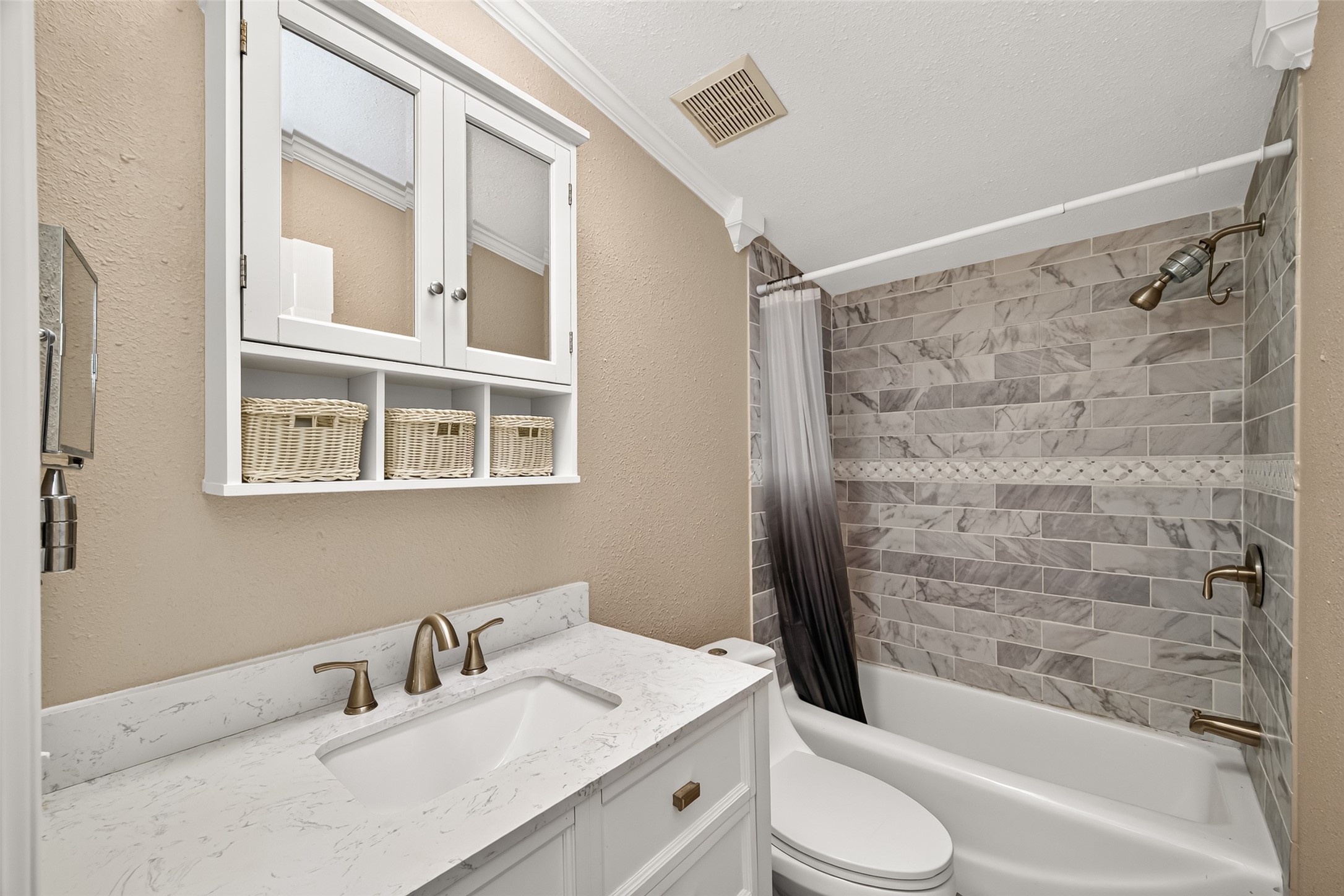 16396 Red Tail Hawk Court Property Photo 23