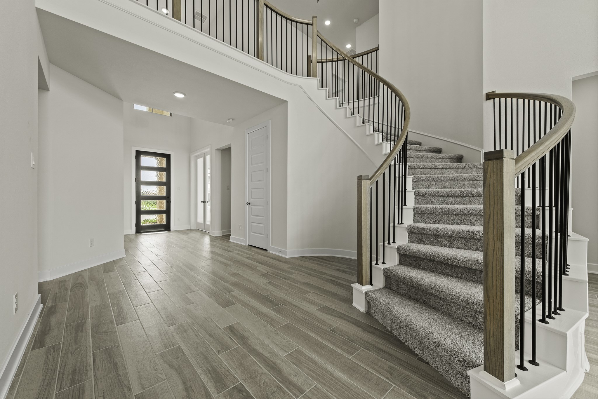 2602 Oregano Rise Drive Property Photo 3