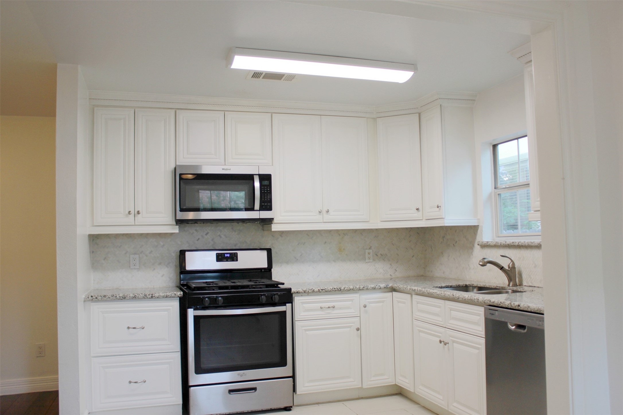 4416 Holt Street Property Photo 6