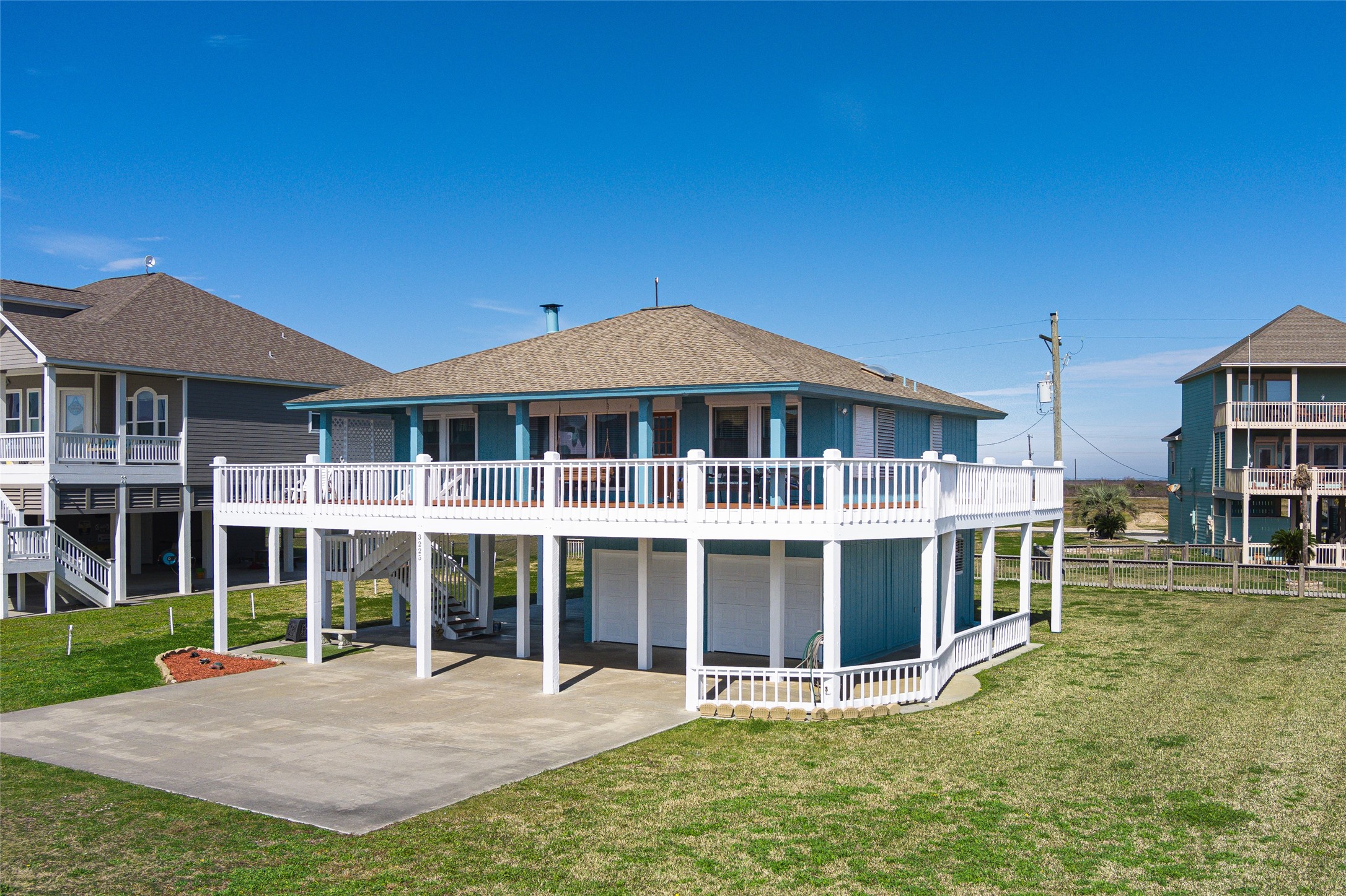 3225 Sea Castle Drive Property Photo 1