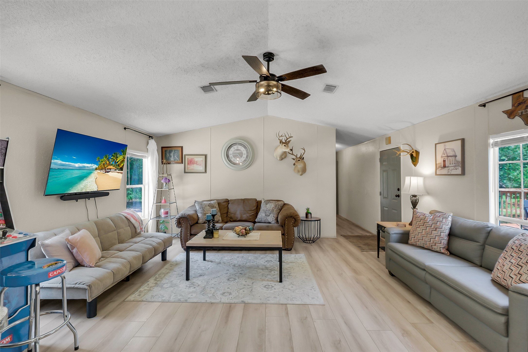 2980 S Ih 10 Property Photo 10