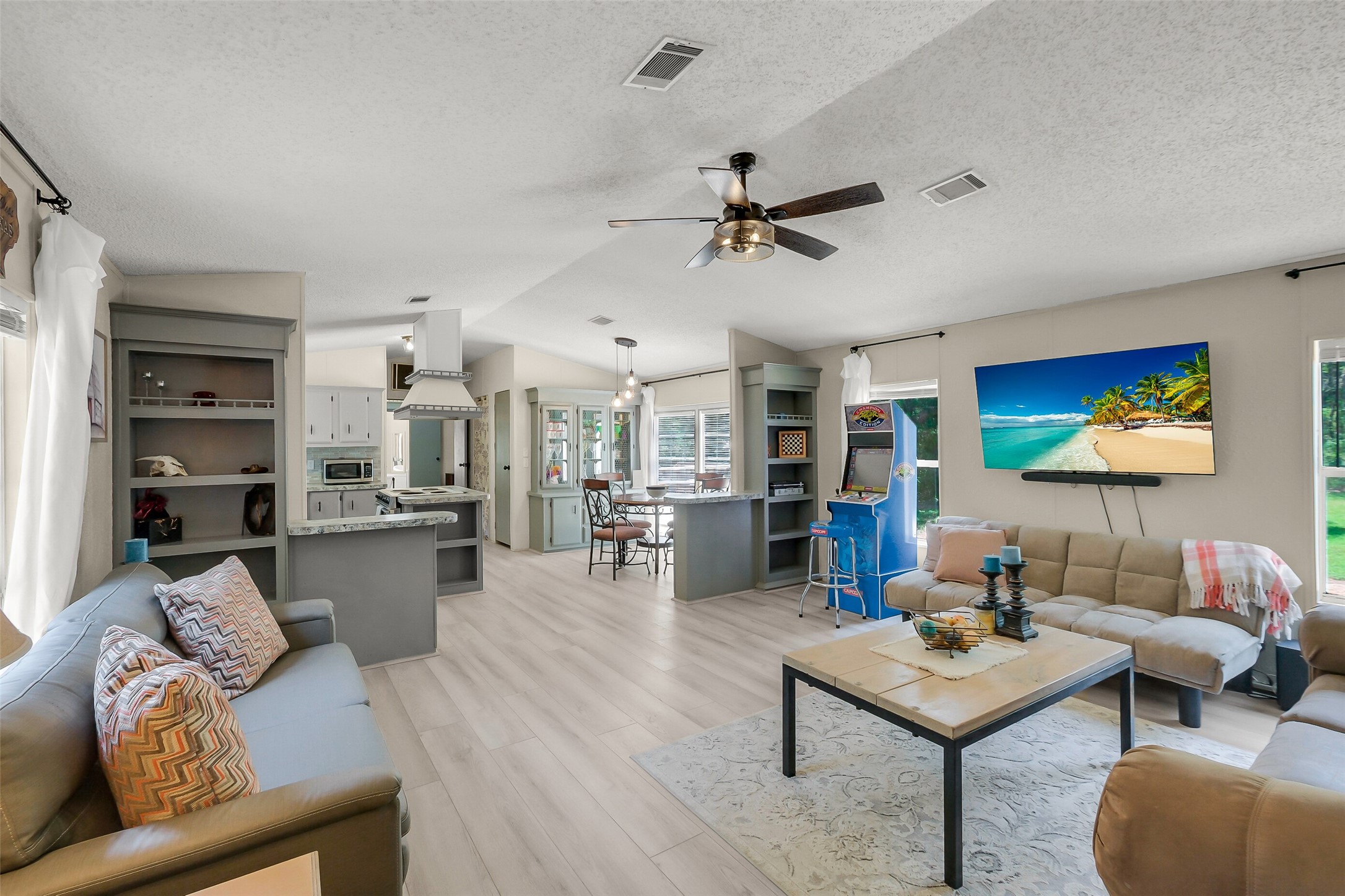 2980 S Ih 10 Property Photo 12