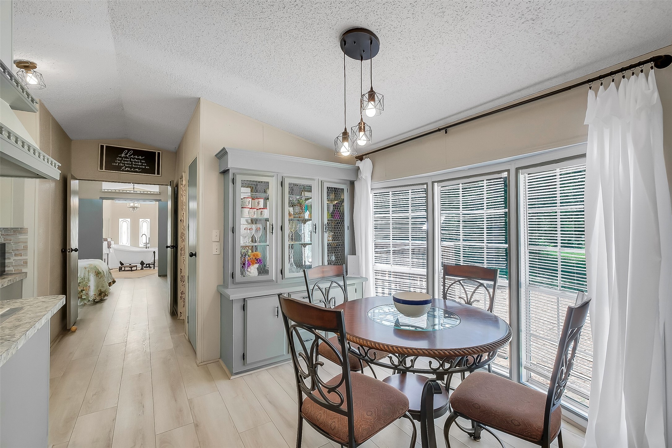2980 S Ih 10 Property Photo 18
