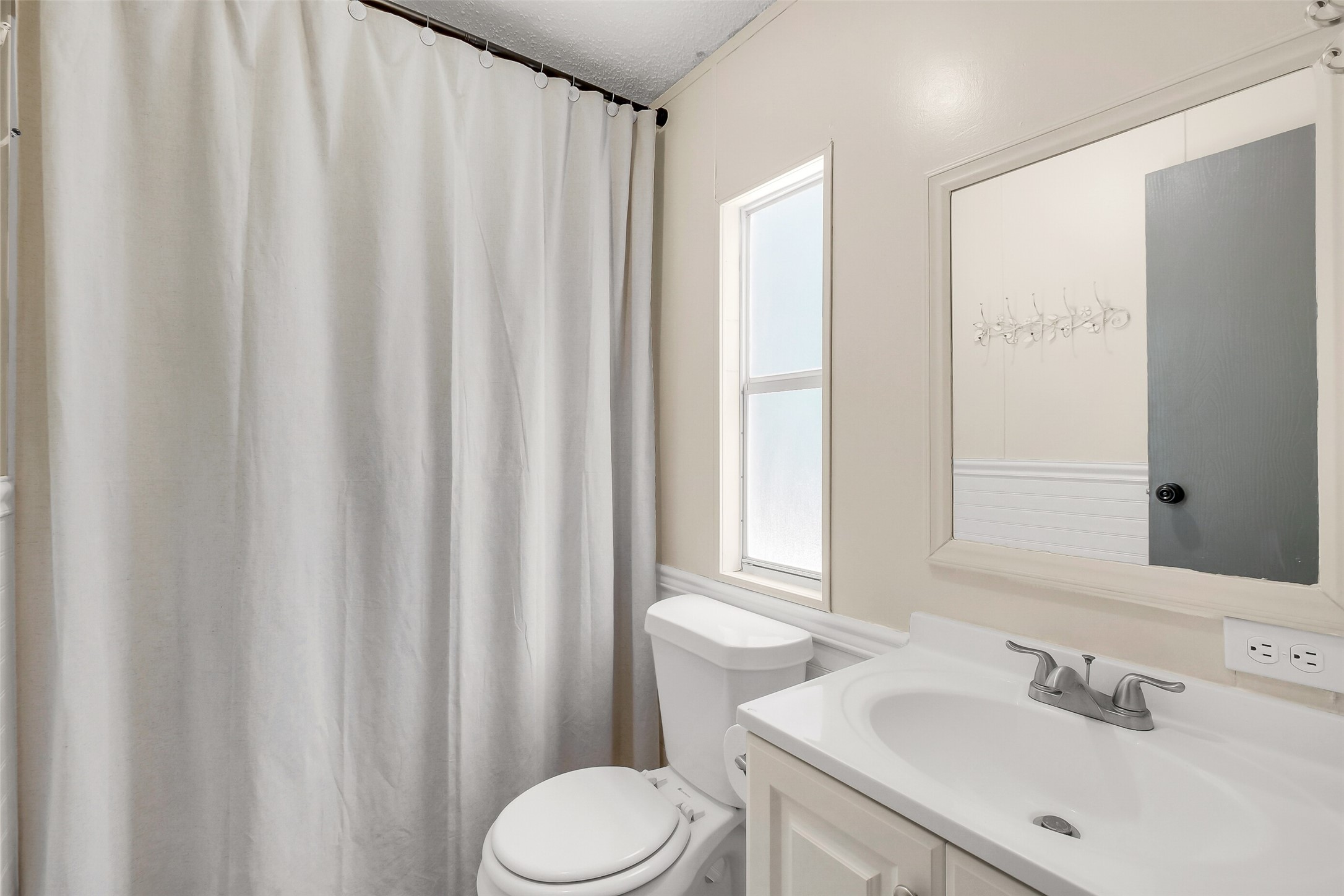 2980 S Ih 10 Property Photo 19
