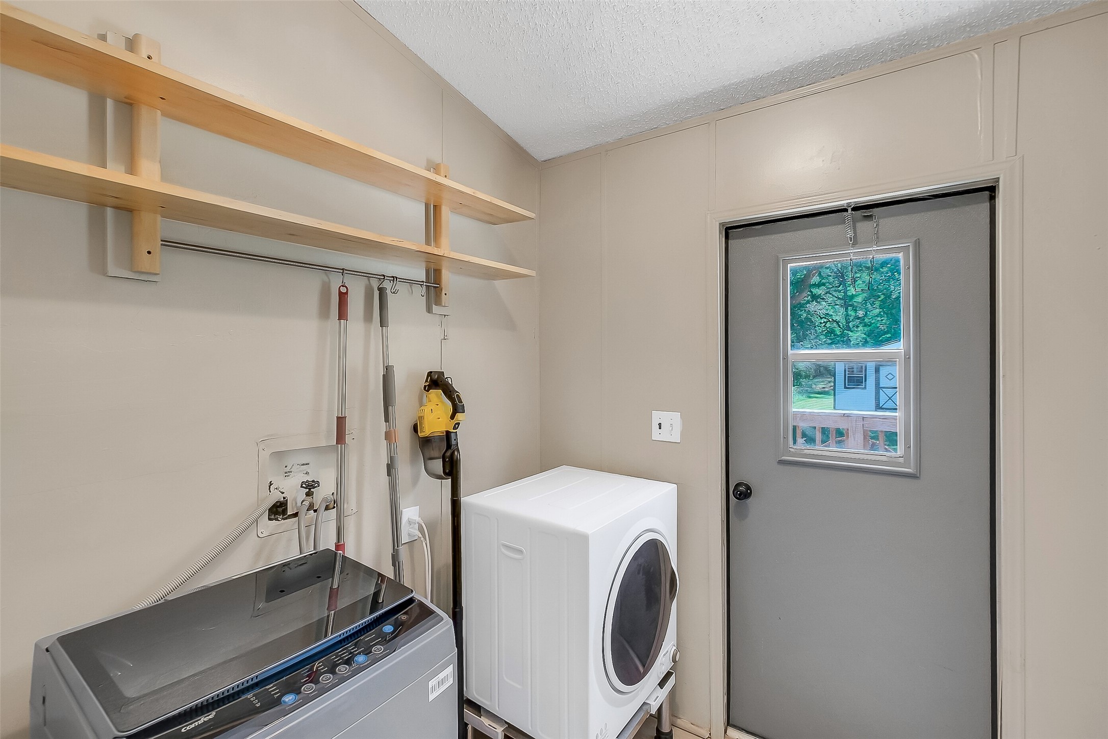 2980 S Ih 10 Property Photo 20
