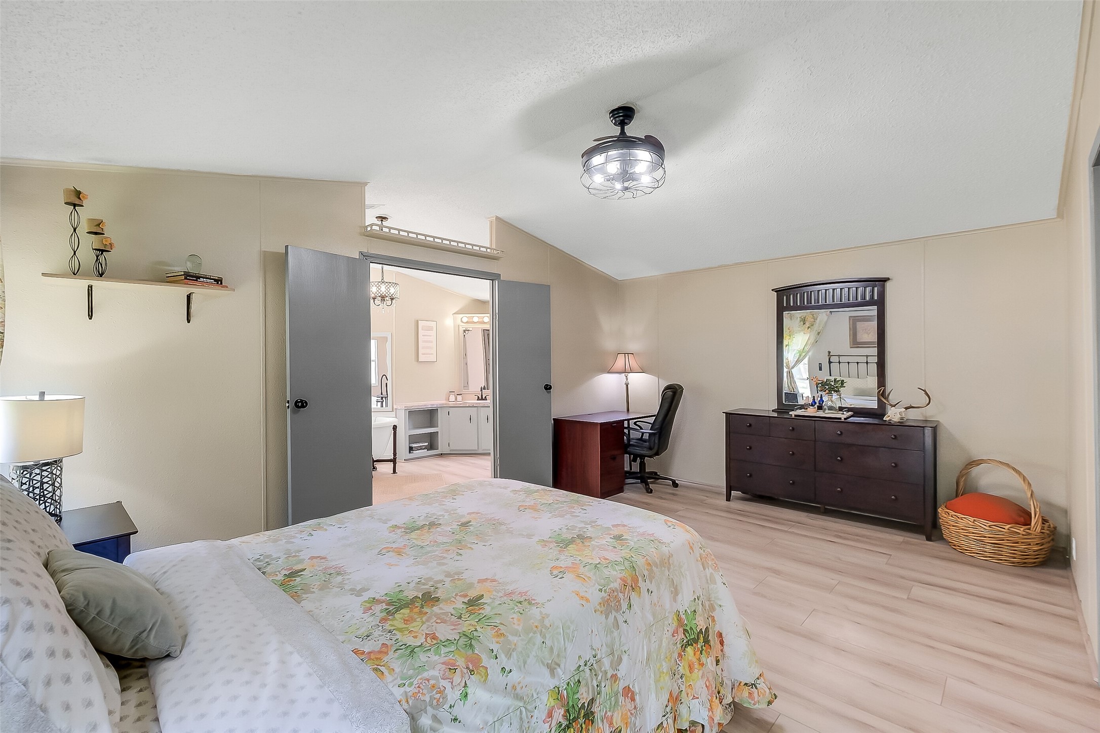 2980 S Ih 10 Property Photo 22