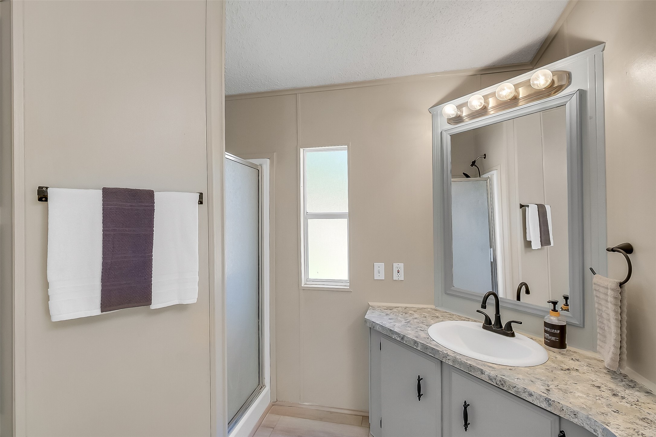 2980 S Ih 10 Property Photo 28