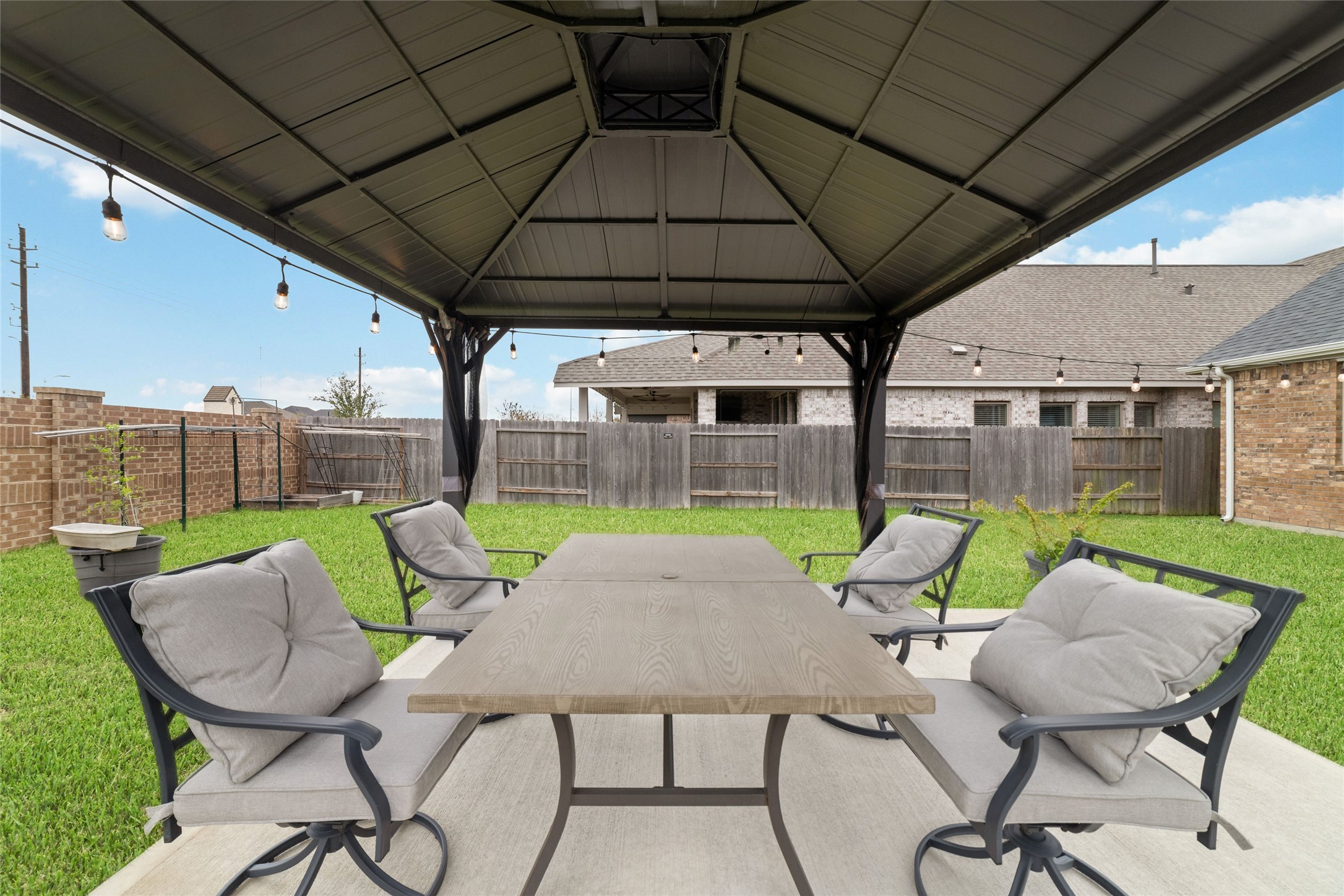 19210 Palfrey Prairie Trail Property Photo 32