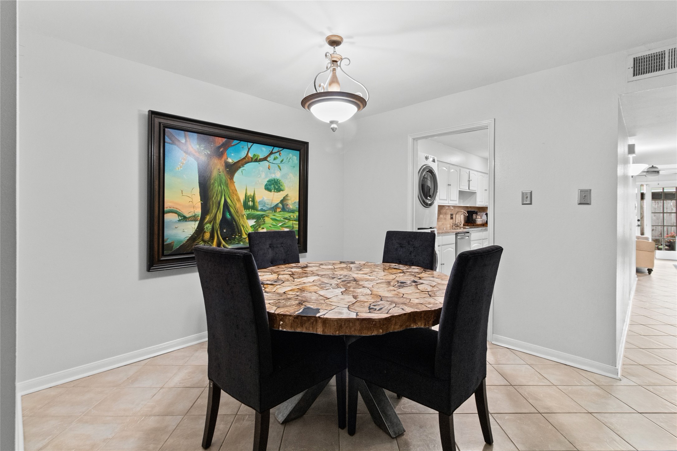12997 Trail Hollow Drive Property Photo 4