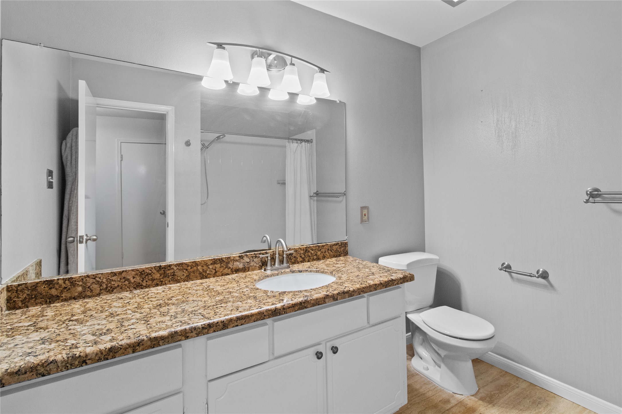12997 Trail Hollow Drive Property Photo 10