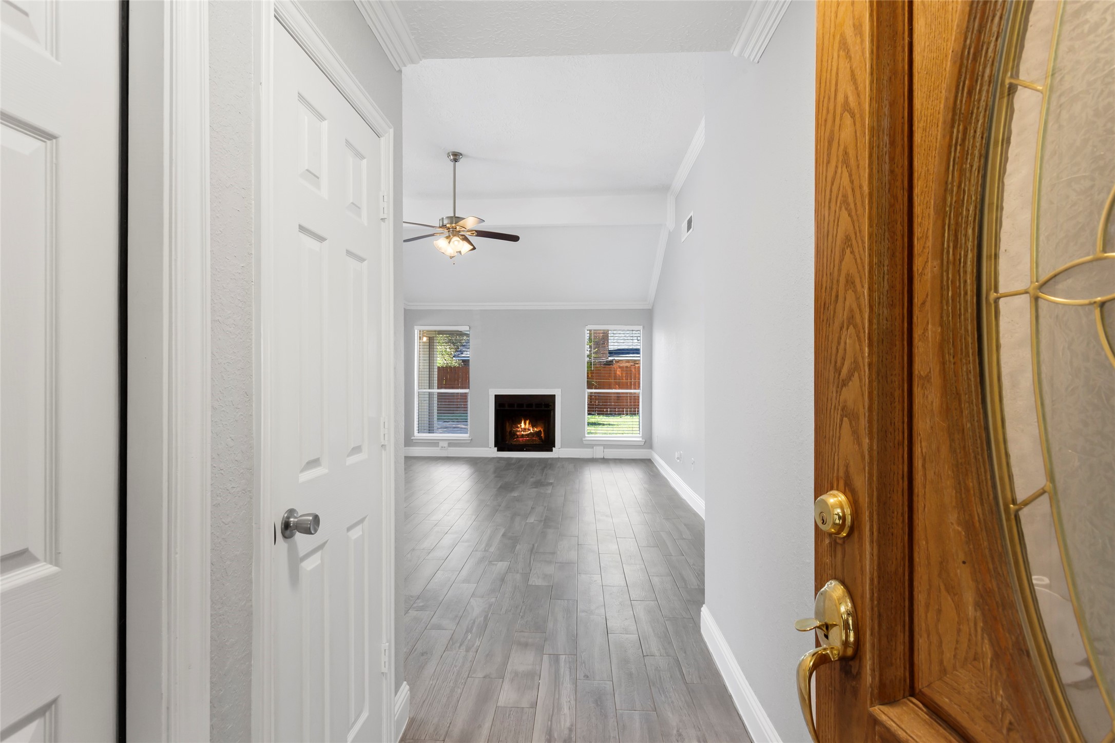 11710 Seawood Drive Property Photo 3