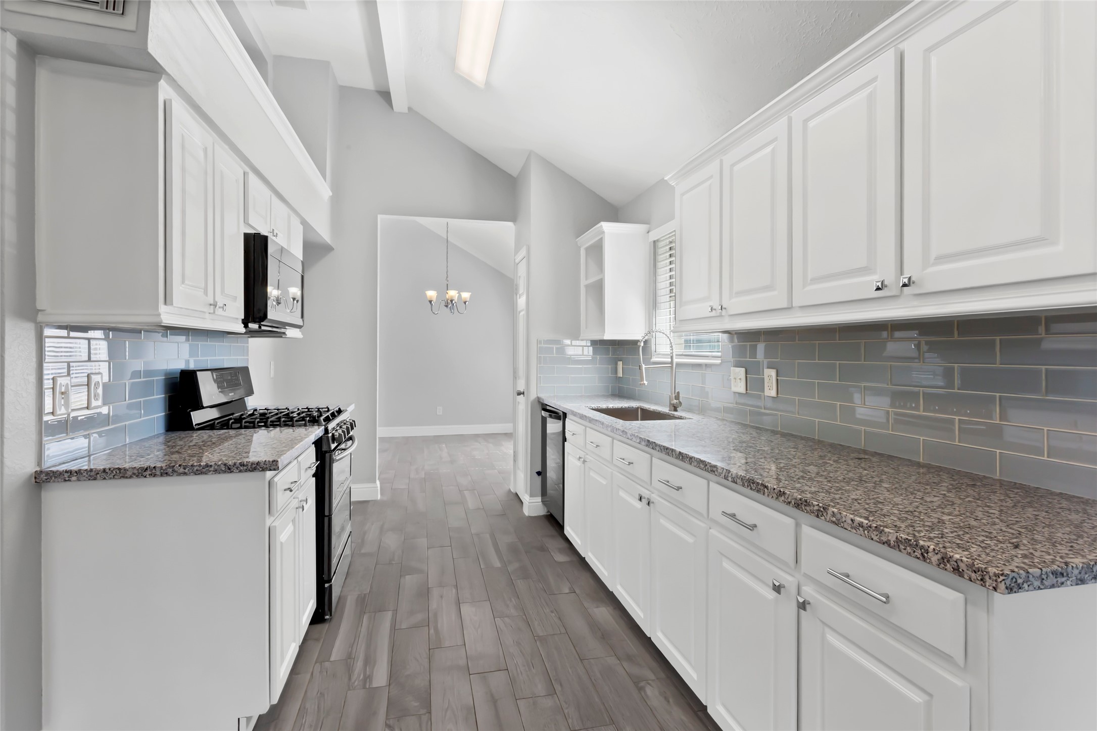 11710 Seawood Drive Property Photo 6