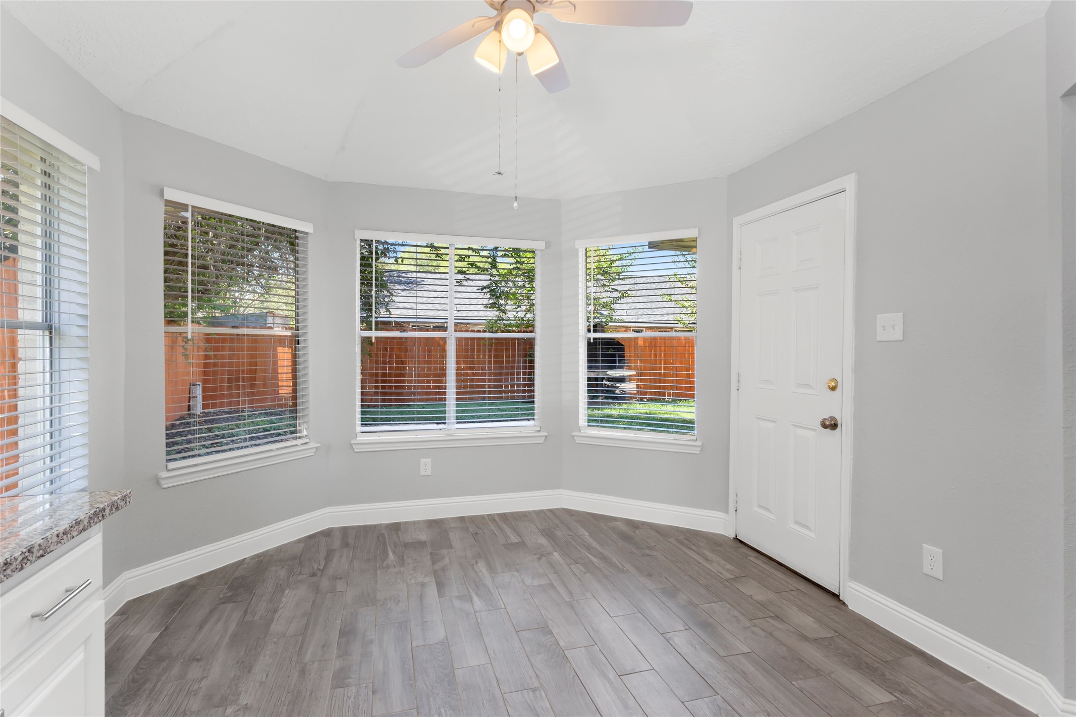 11710 Seawood Drive Property Photo 8