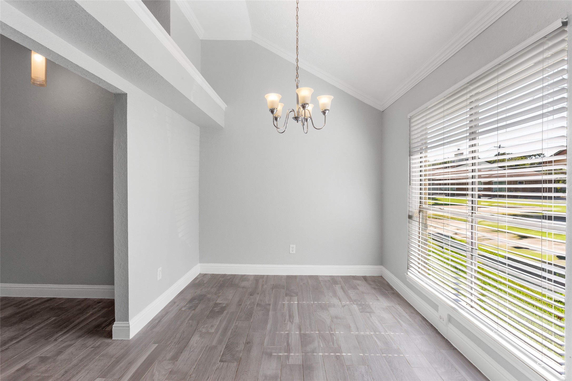 11710 Seawood Drive Property Photo 9