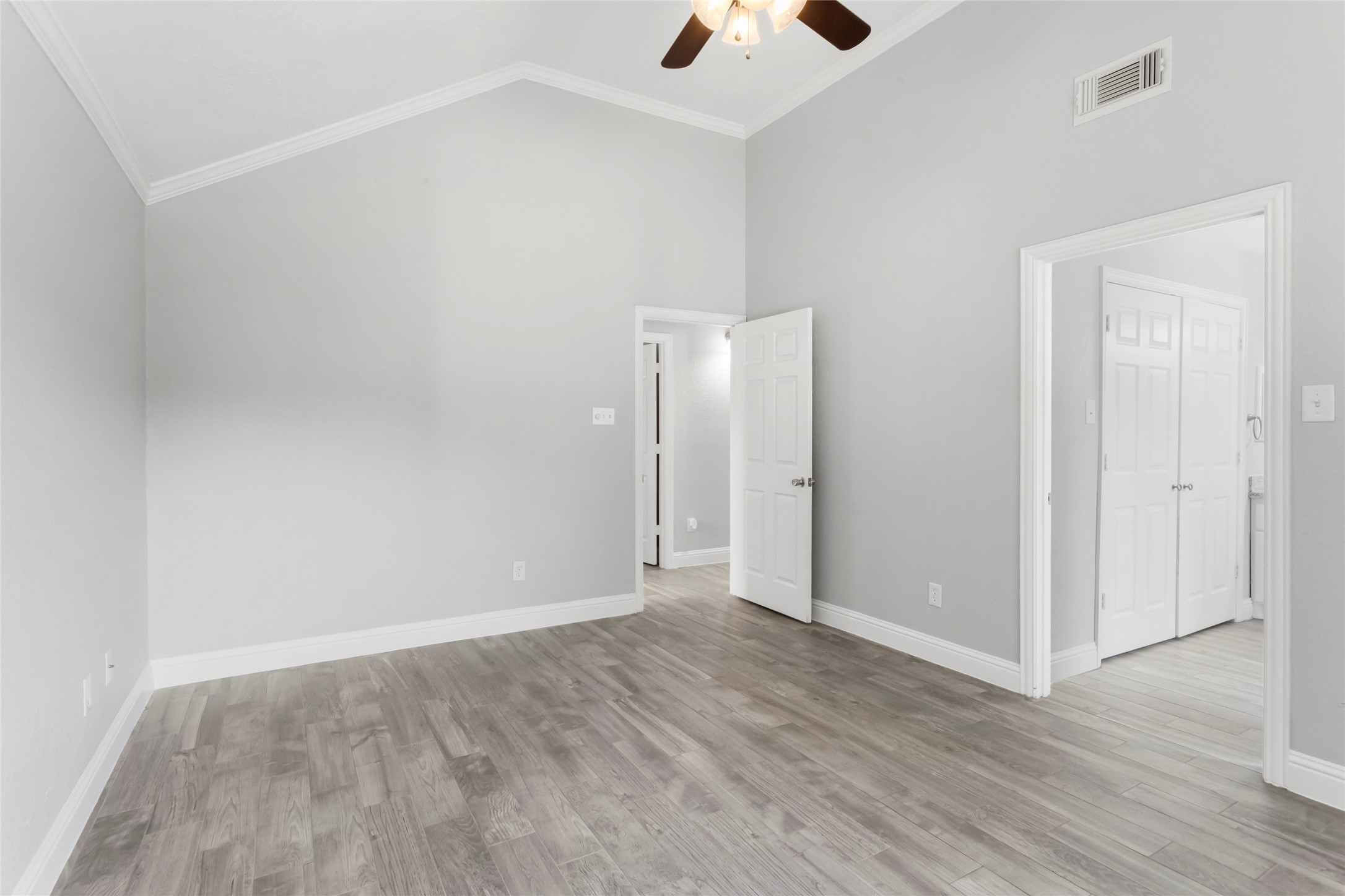 11710 Seawood Drive Property Photo 11