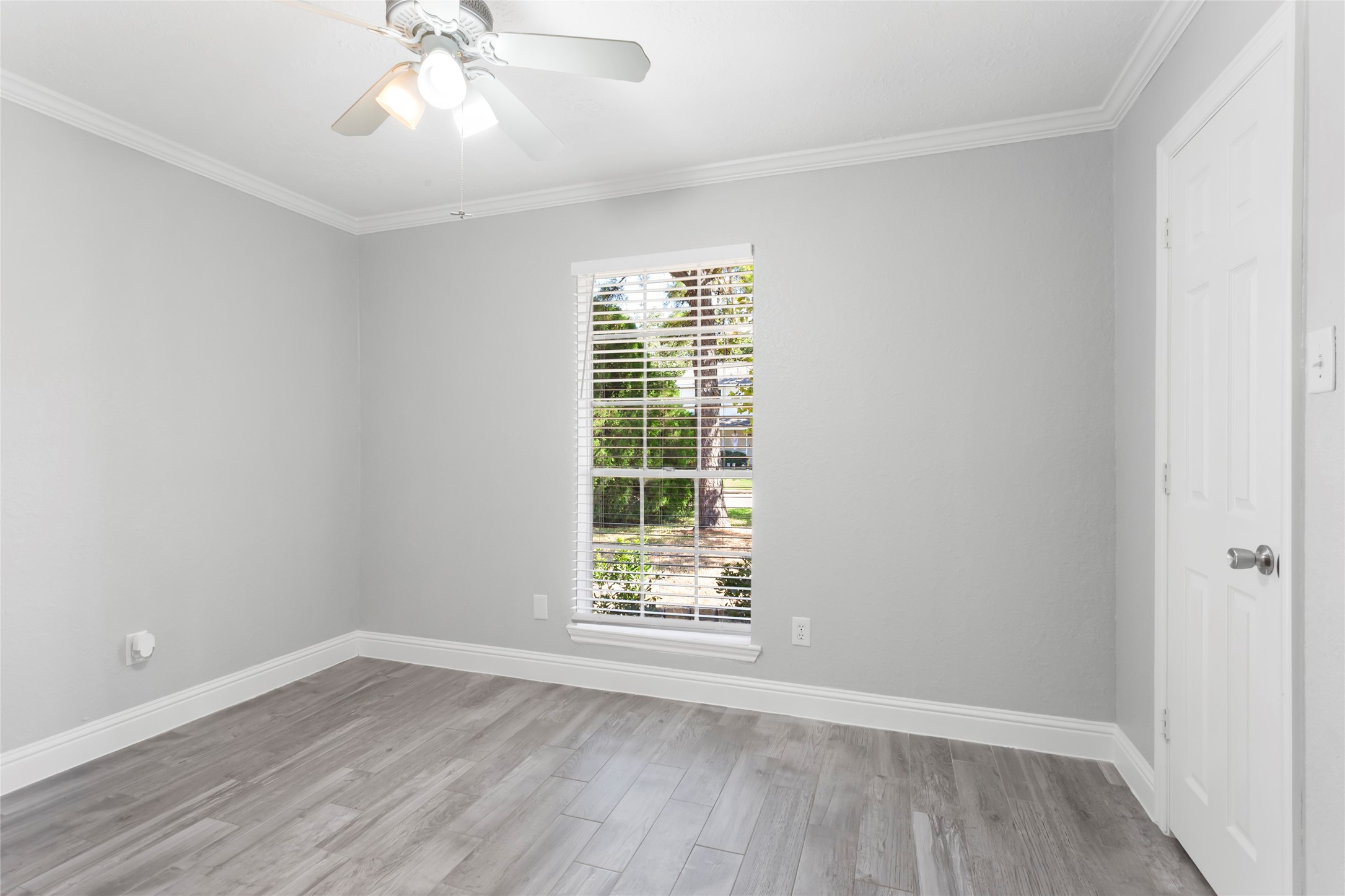 11710 Seawood Drive Property Photo 17