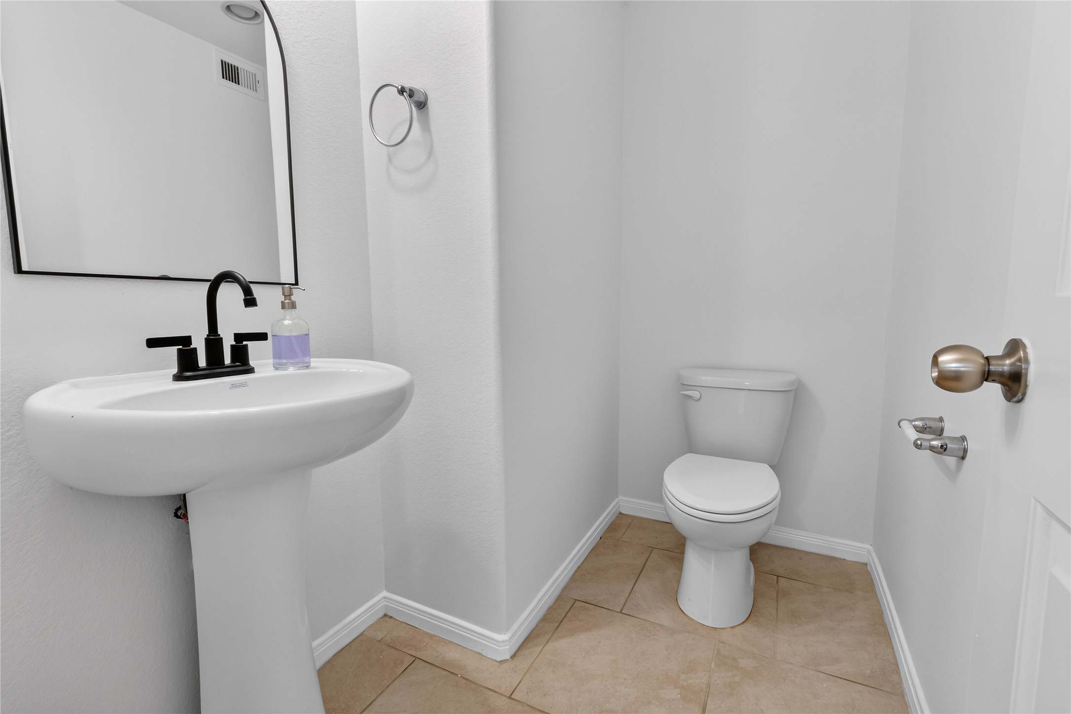 2207 Manchester Crossing Drive Property Photo 28