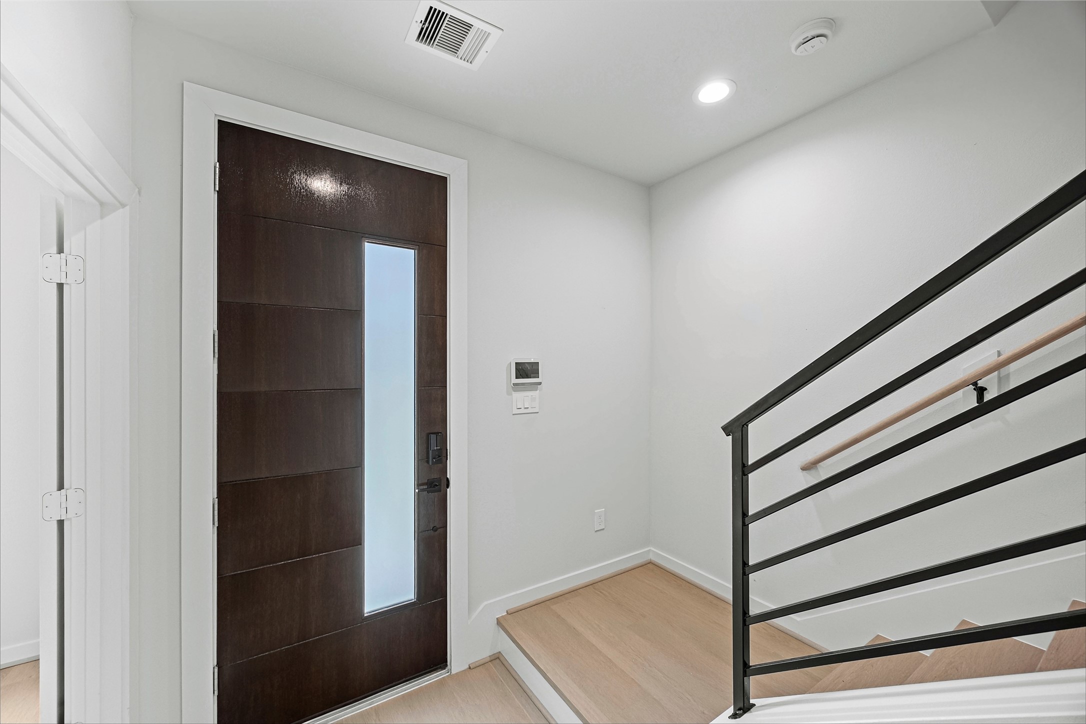 527 Hillwood Heights Drive Property Photo 11