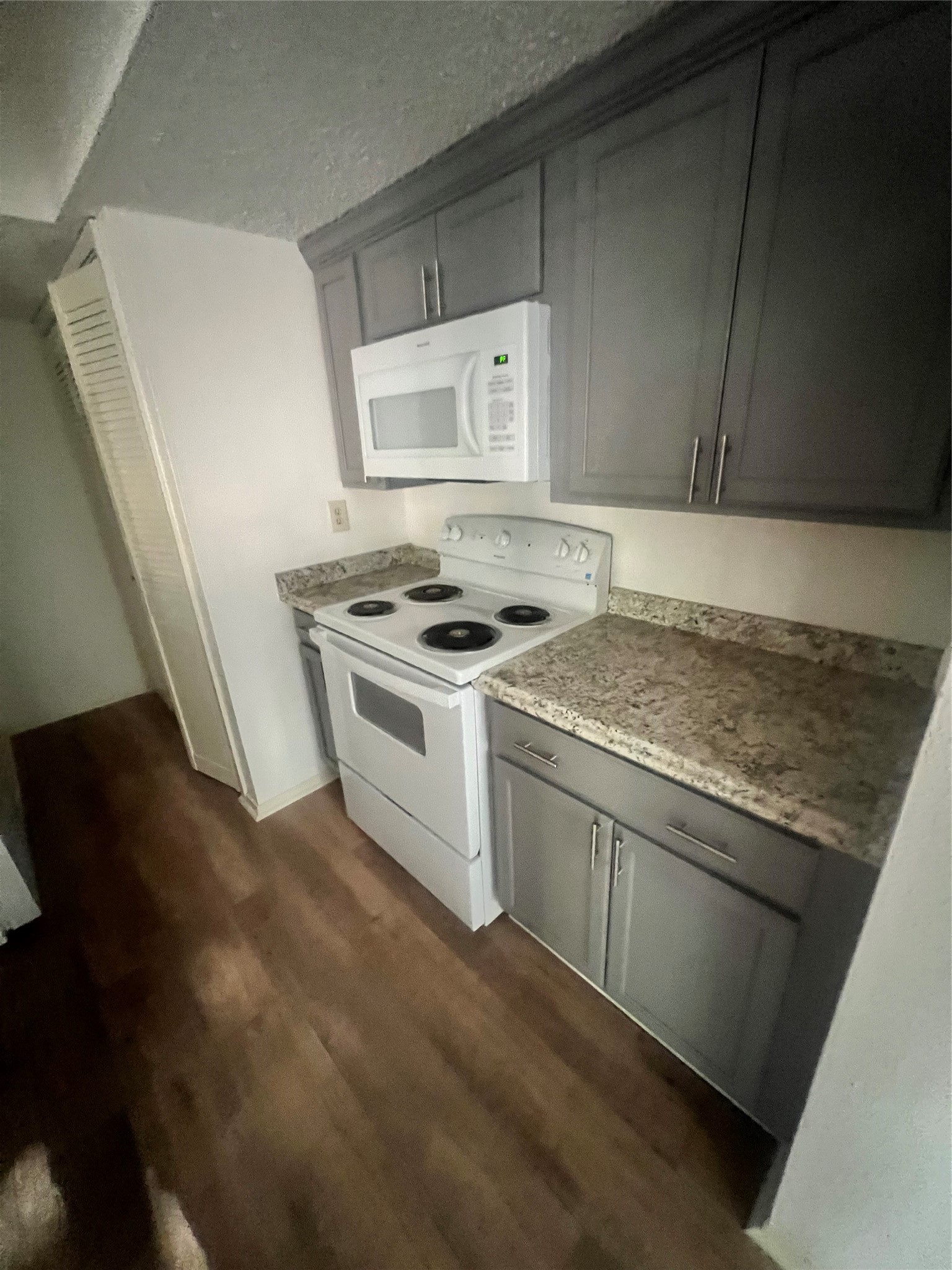 5670 Birchmont Drive C Property Photo 7