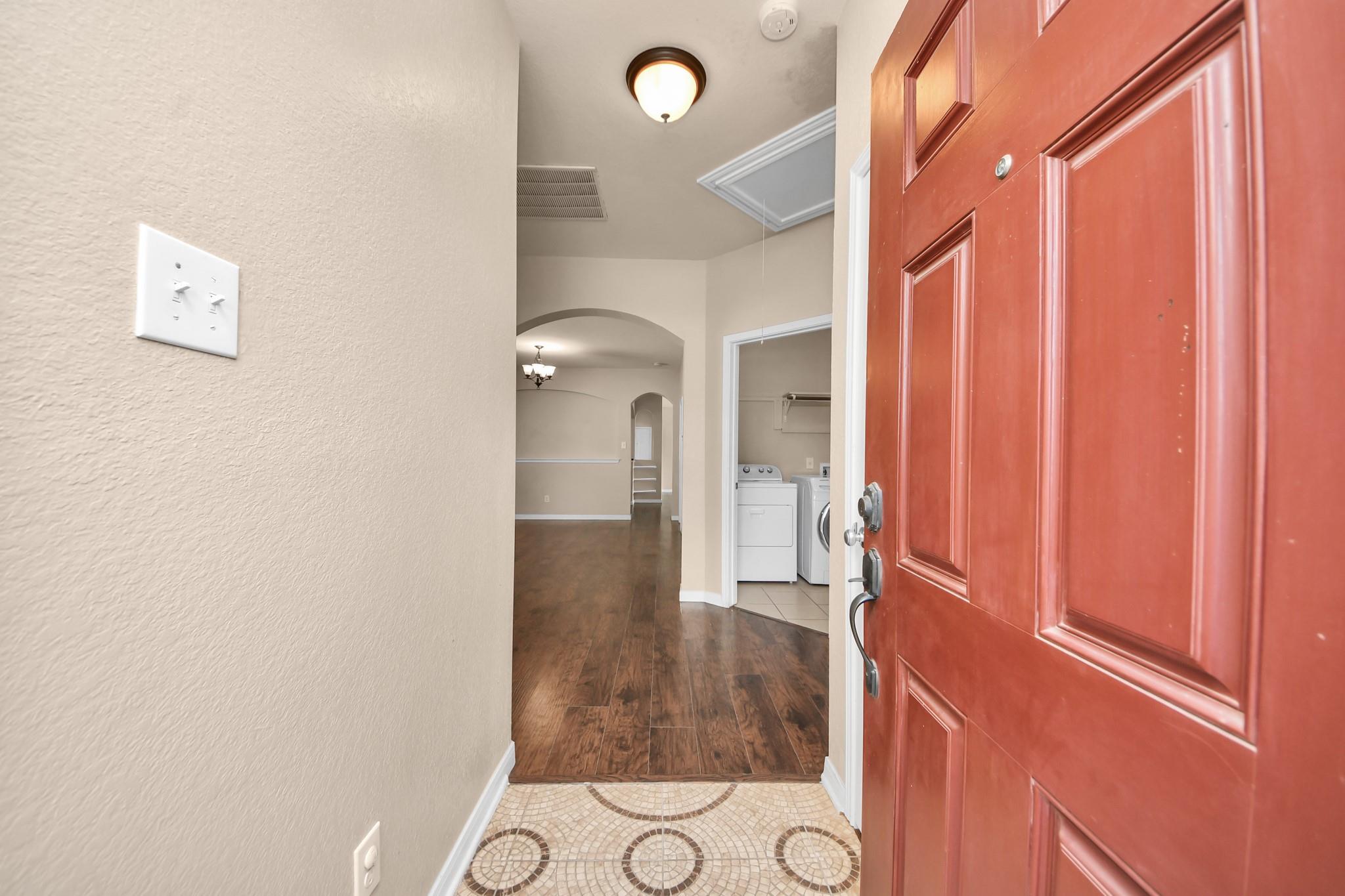 1612 Claremont Garden Circle, Houston Tx 77047 Property Photo 5