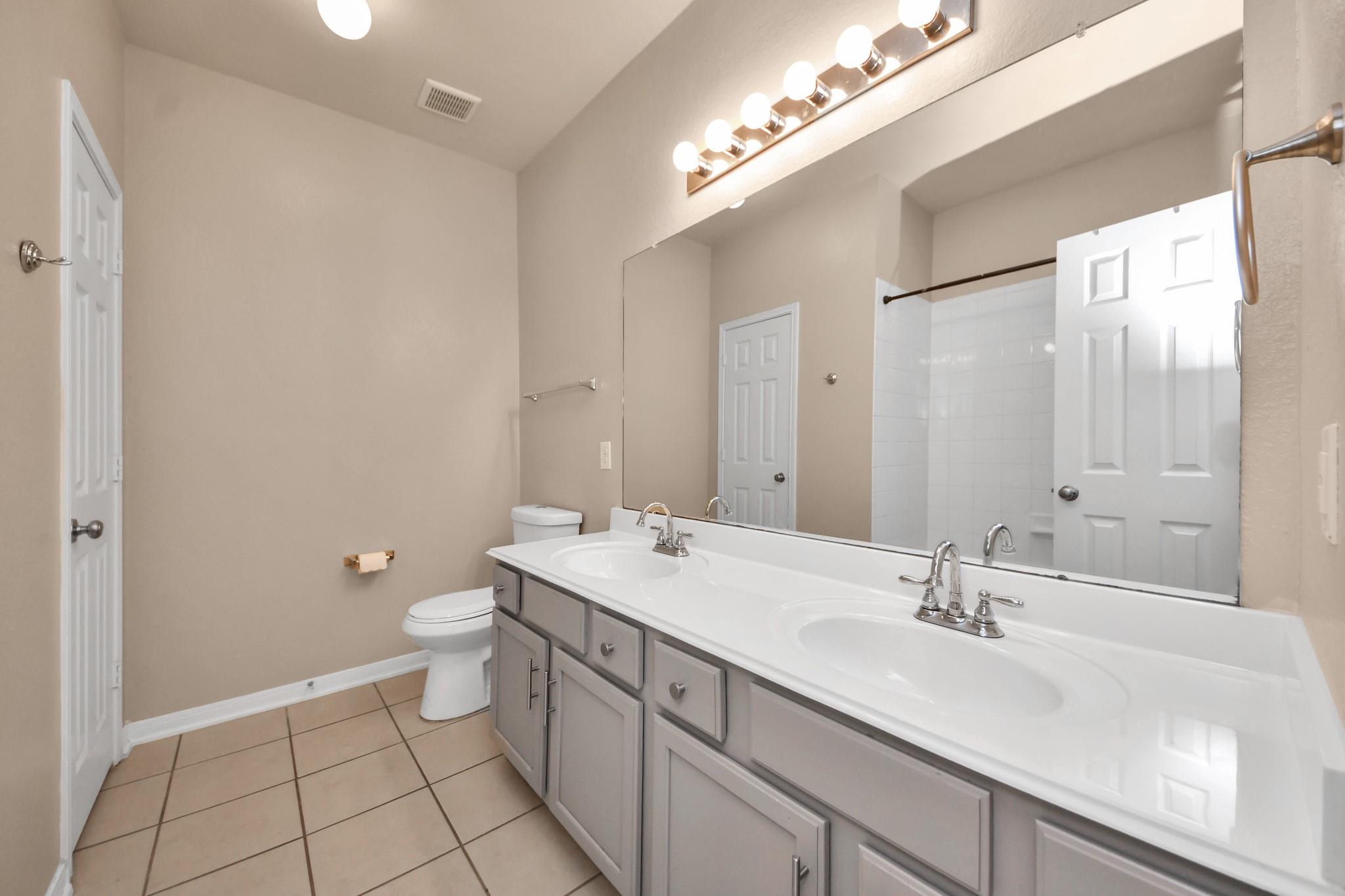 1612 Claremont Garden Circle, Houston Tx 77047 Property Photo 20