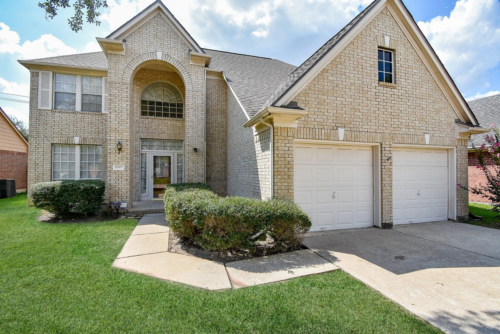 2327 Parkhaven Drive Property Photo 4